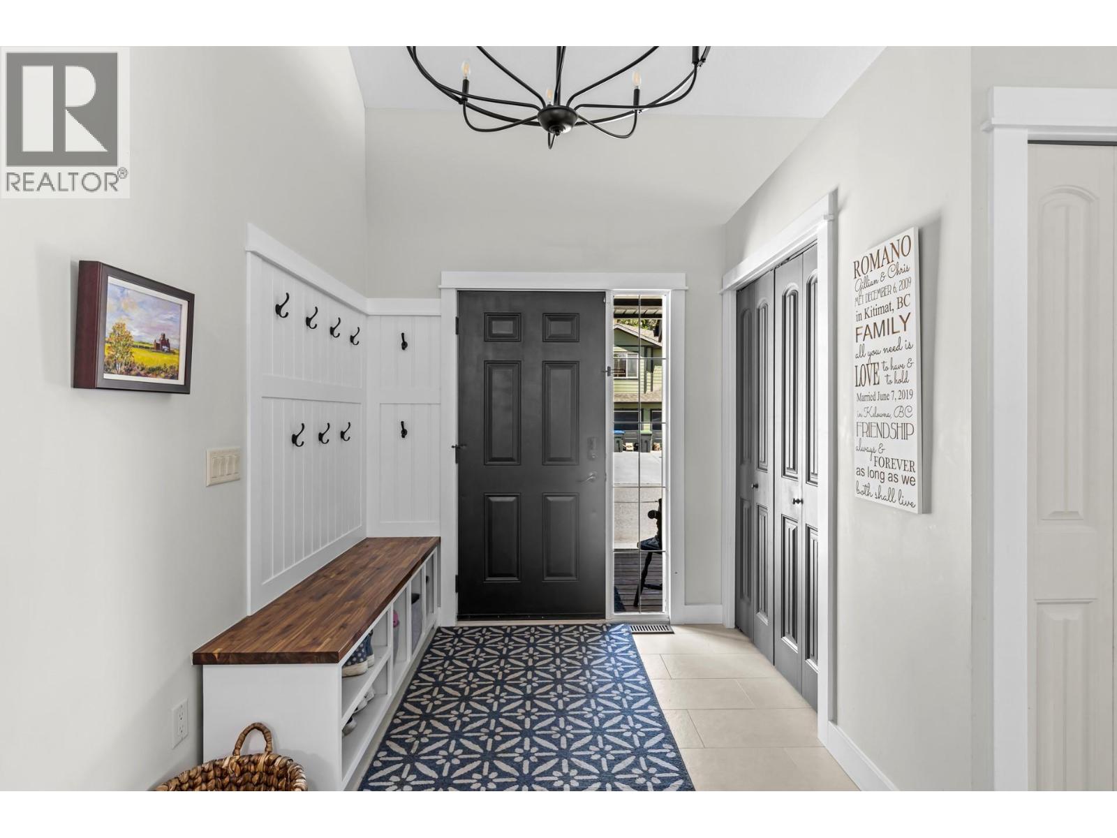 2079 Shelby Crescent, West Kelowna