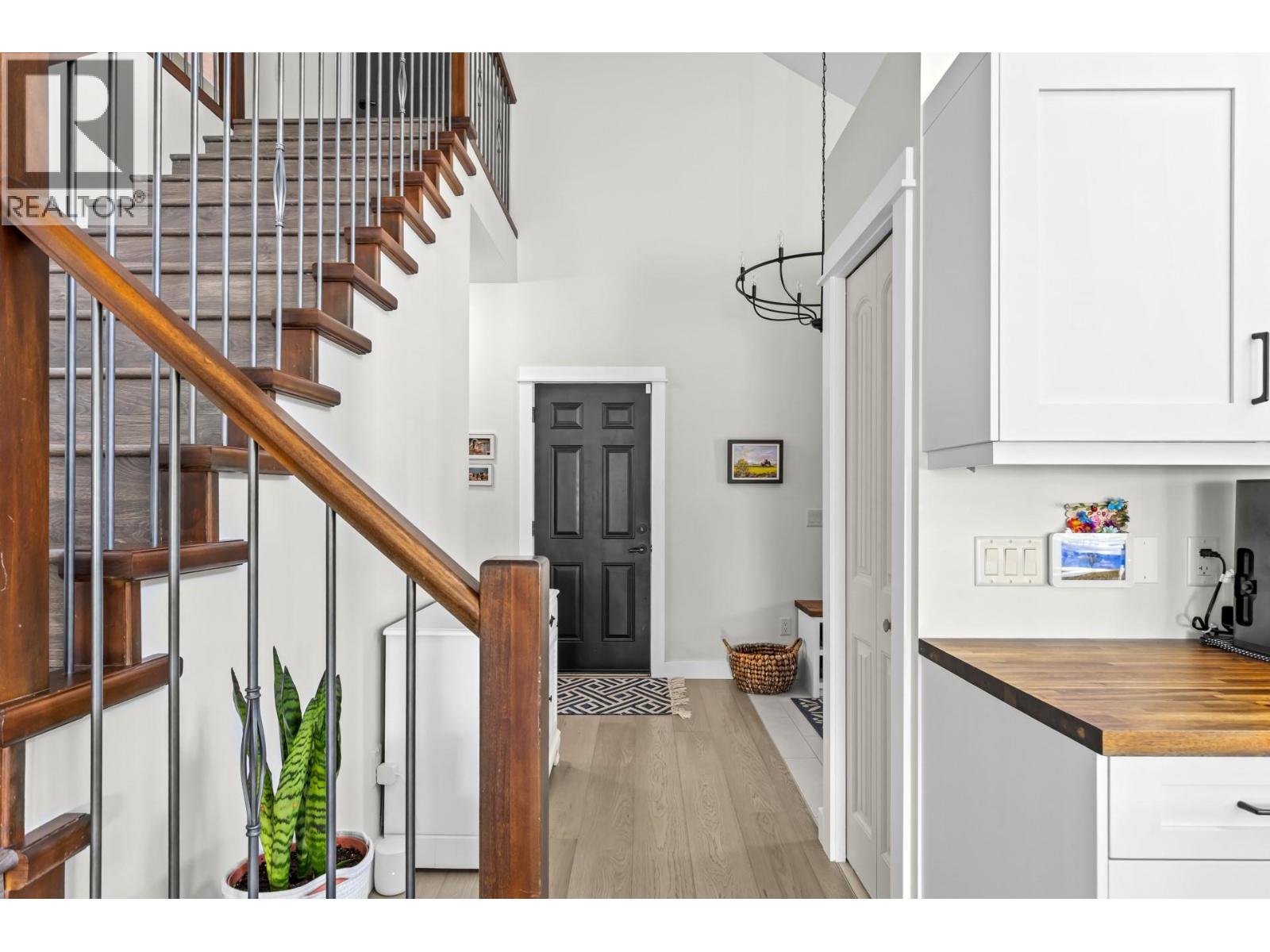 2079 Shelby Crescent, West Kelowna