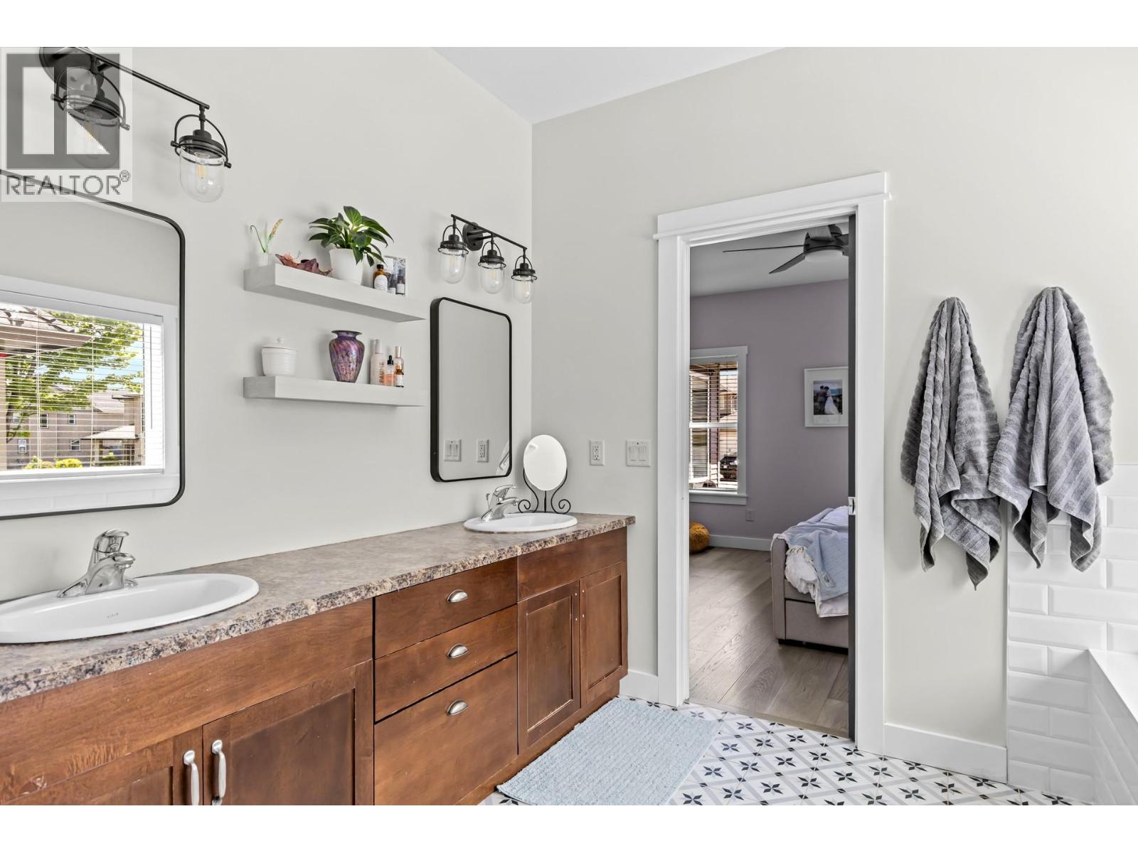 2079 Shelby Crescent, West Kelowna