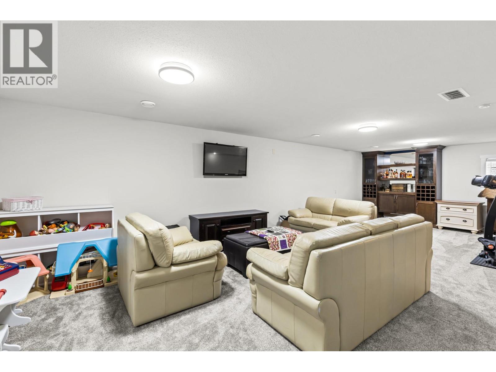 2079 Shelby Crescent, West Kelowna