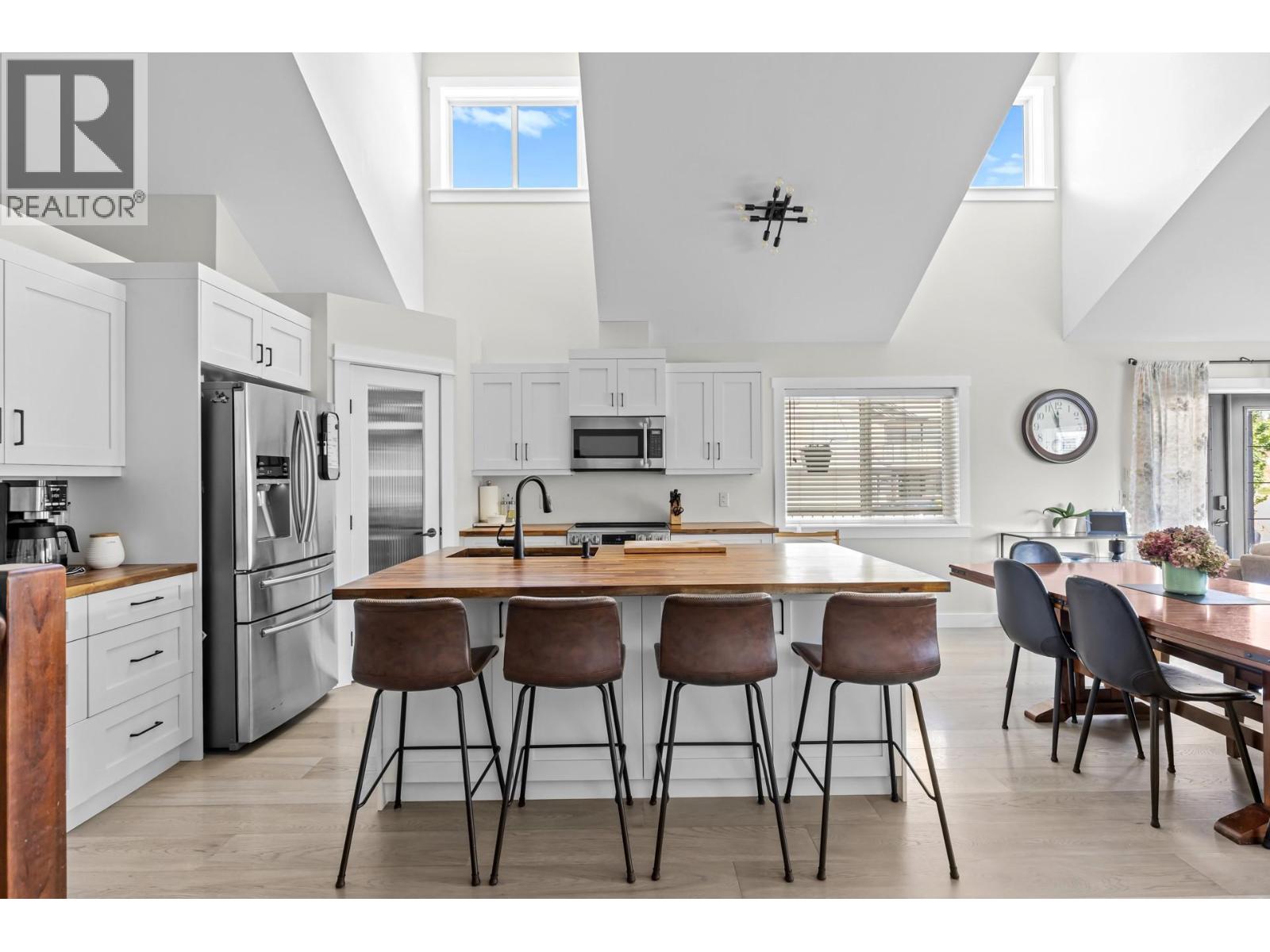 2079 Shelby Crescent, West Kelowna