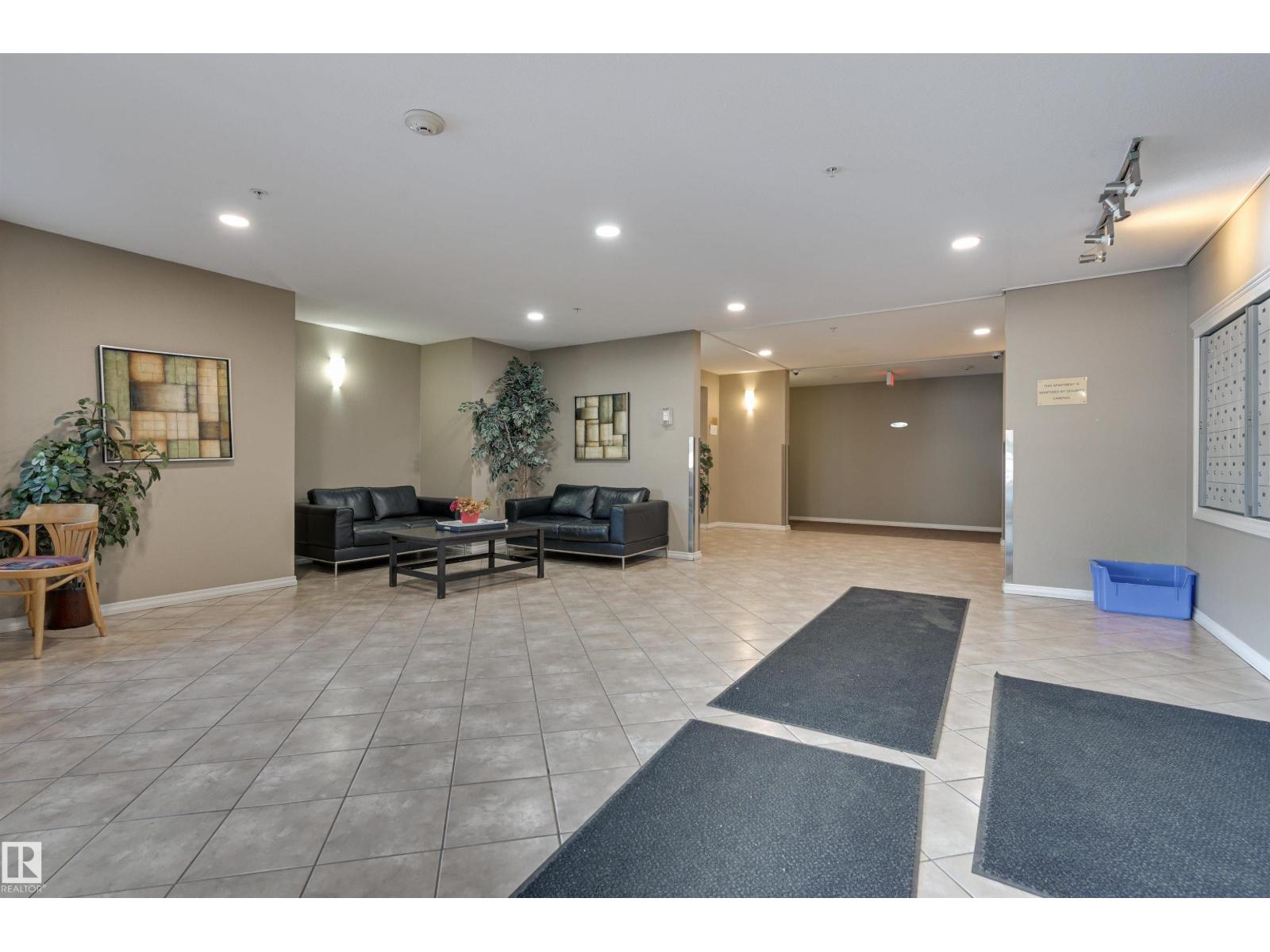 #424 5951 165 AV NW - 35