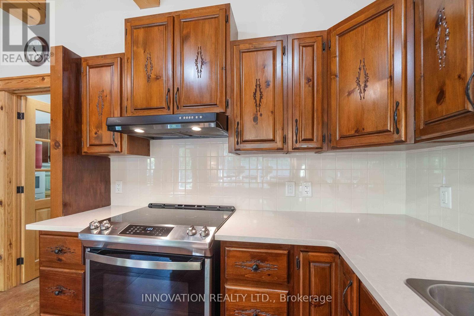 698 MOFFAT STREET - 12