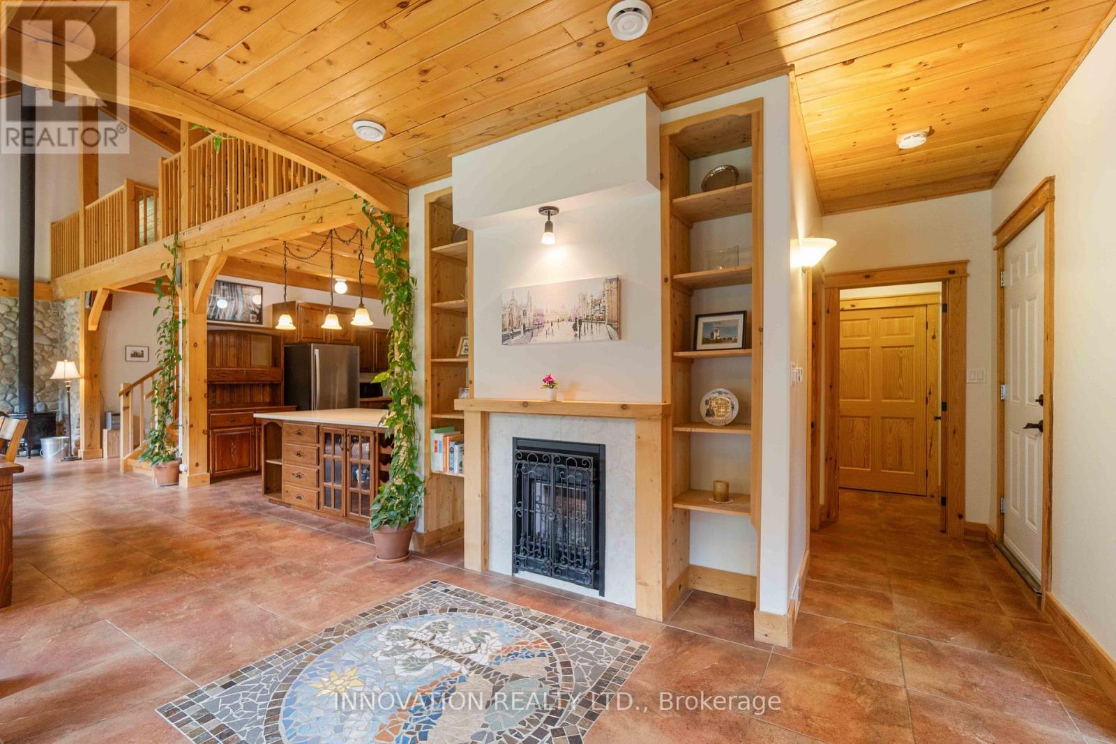 698 MOFFAT STREET - 4