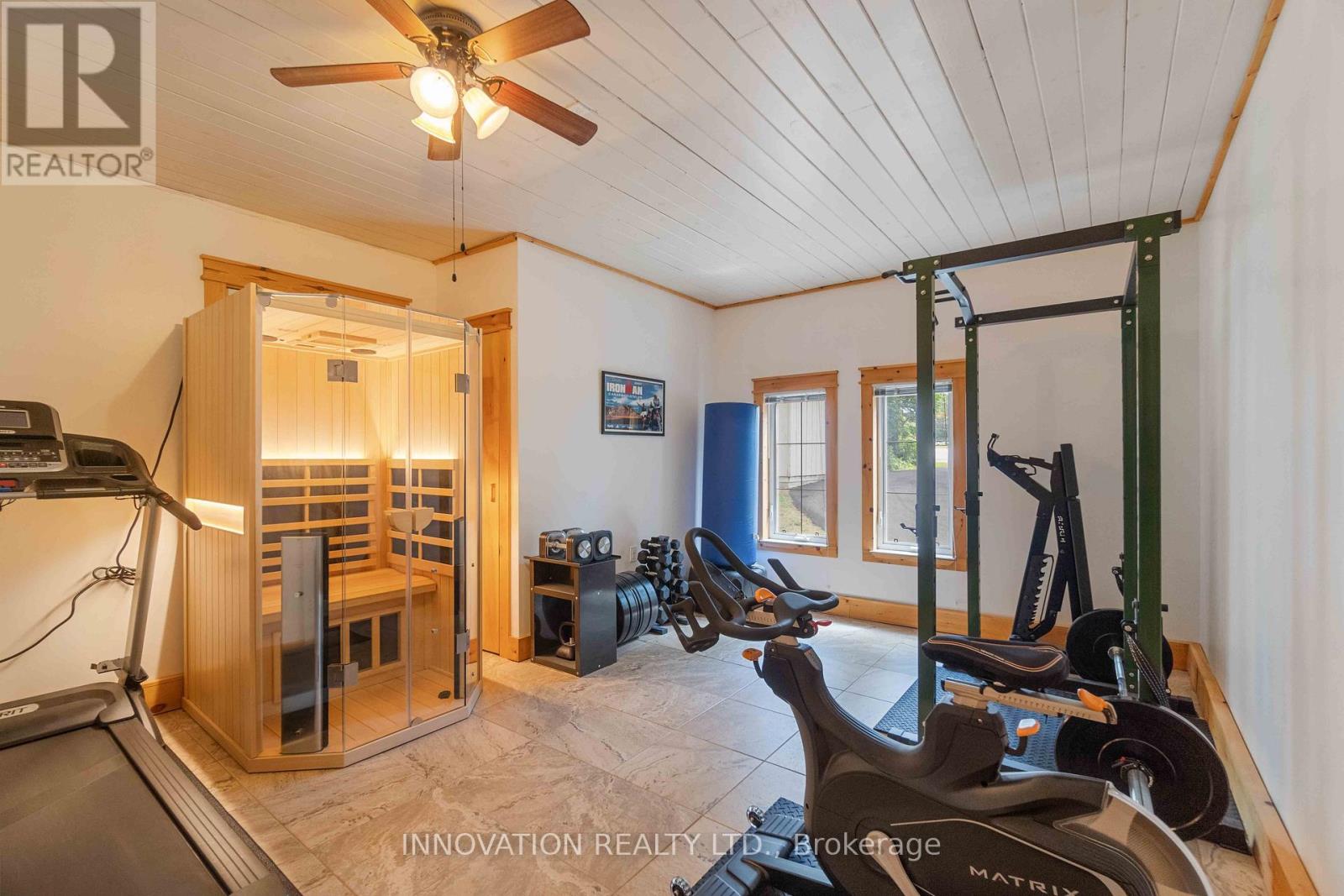 698 MOFFAT STREET - 5