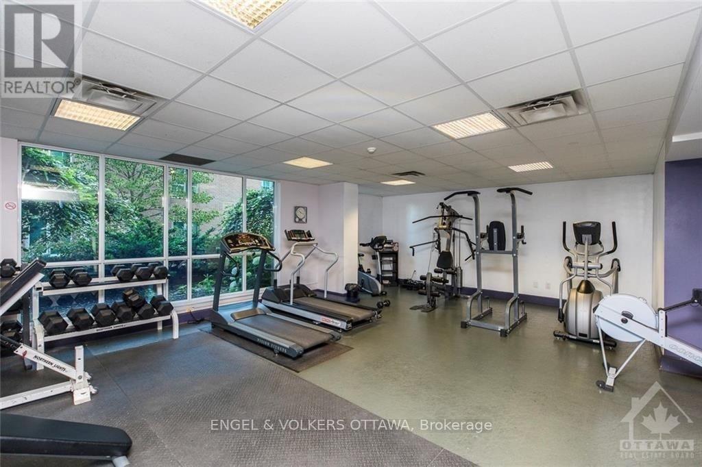 #602 134 YORK STREET - 15