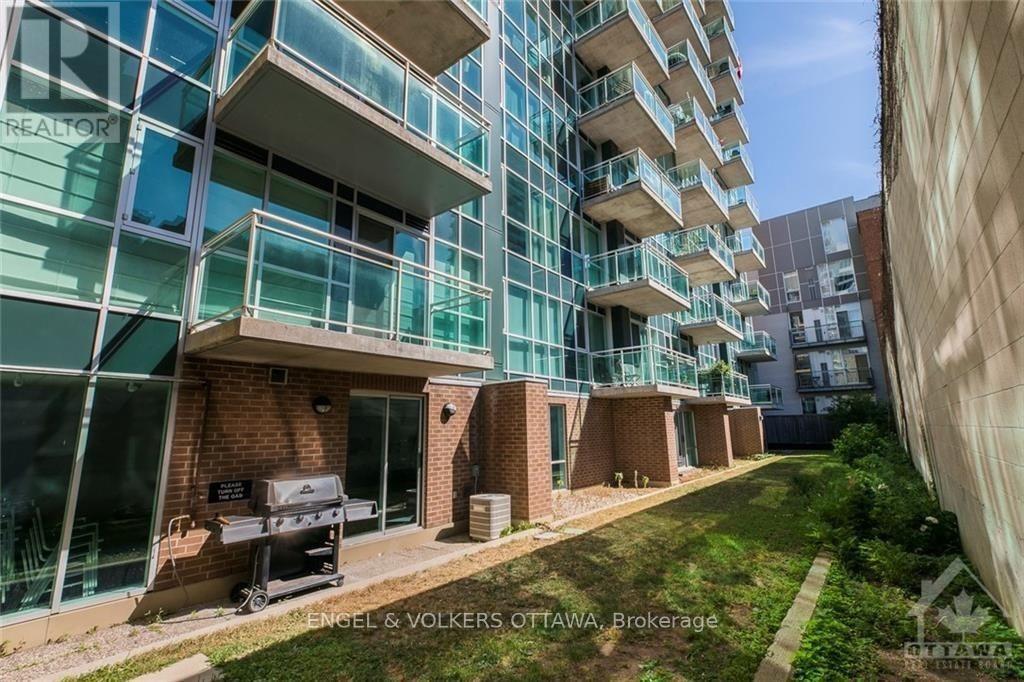 #602 134 YORK STREET - 18