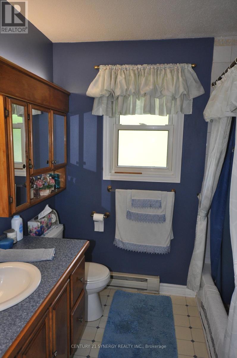 186 GOLF CLUB ROAD N - 13