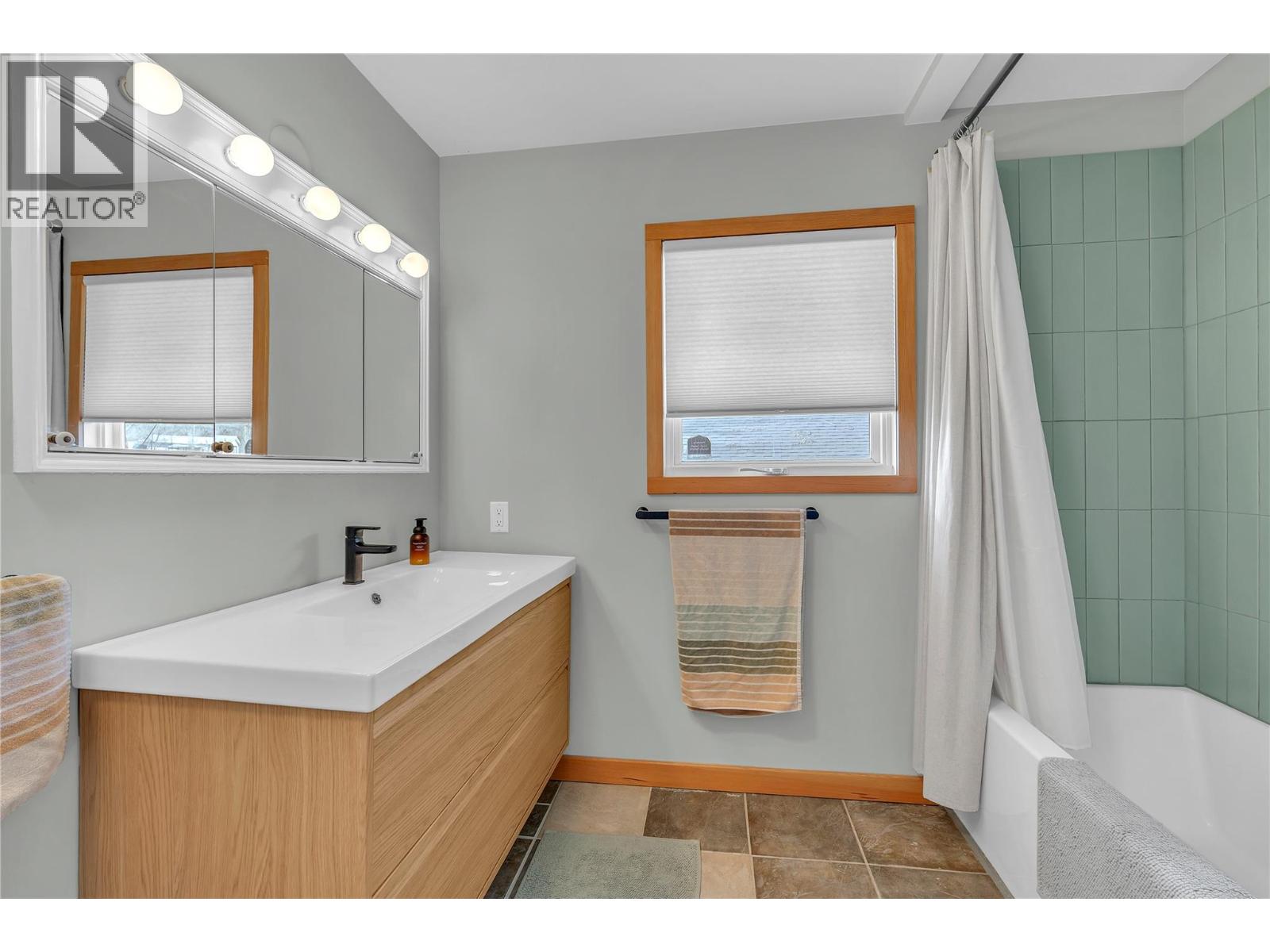 212 CARR CRESCENT - 19