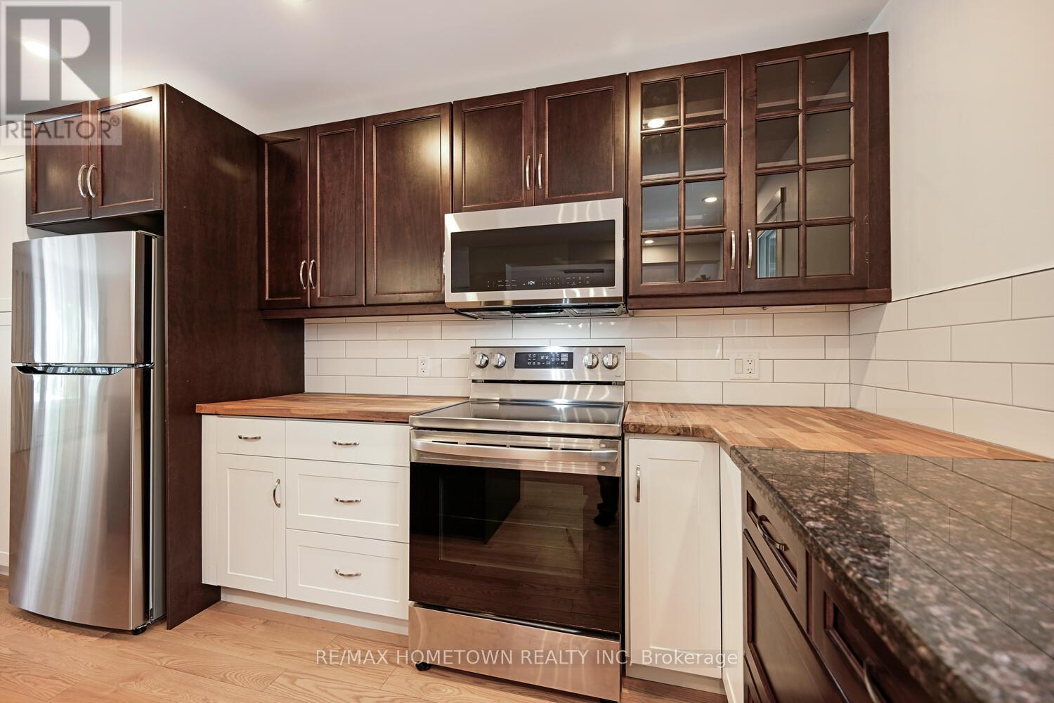 6 MAPLEWOOD CIRCLE - 25
