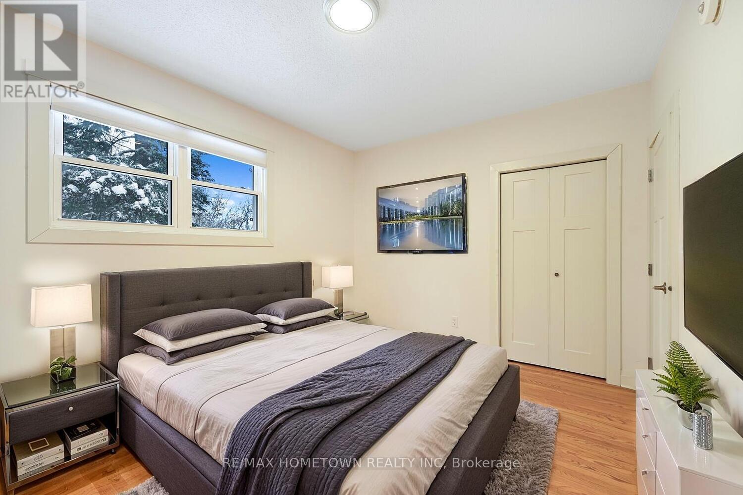 6 MAPLEWOOD CIRCLE - 39