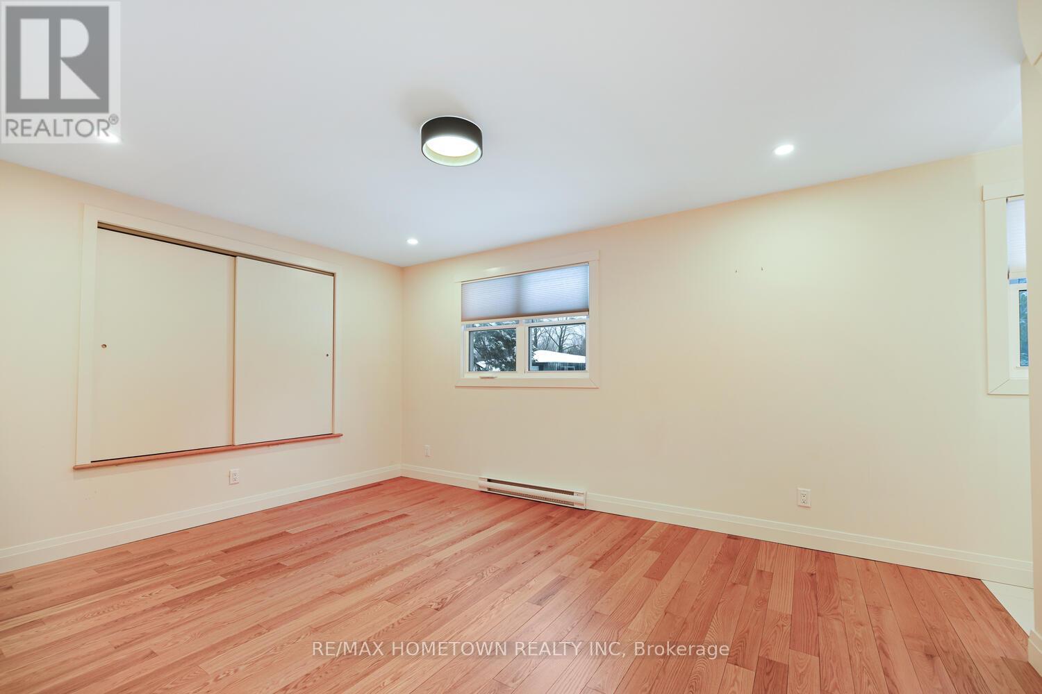 6 MAPLEWOOD CIRCLE - 19