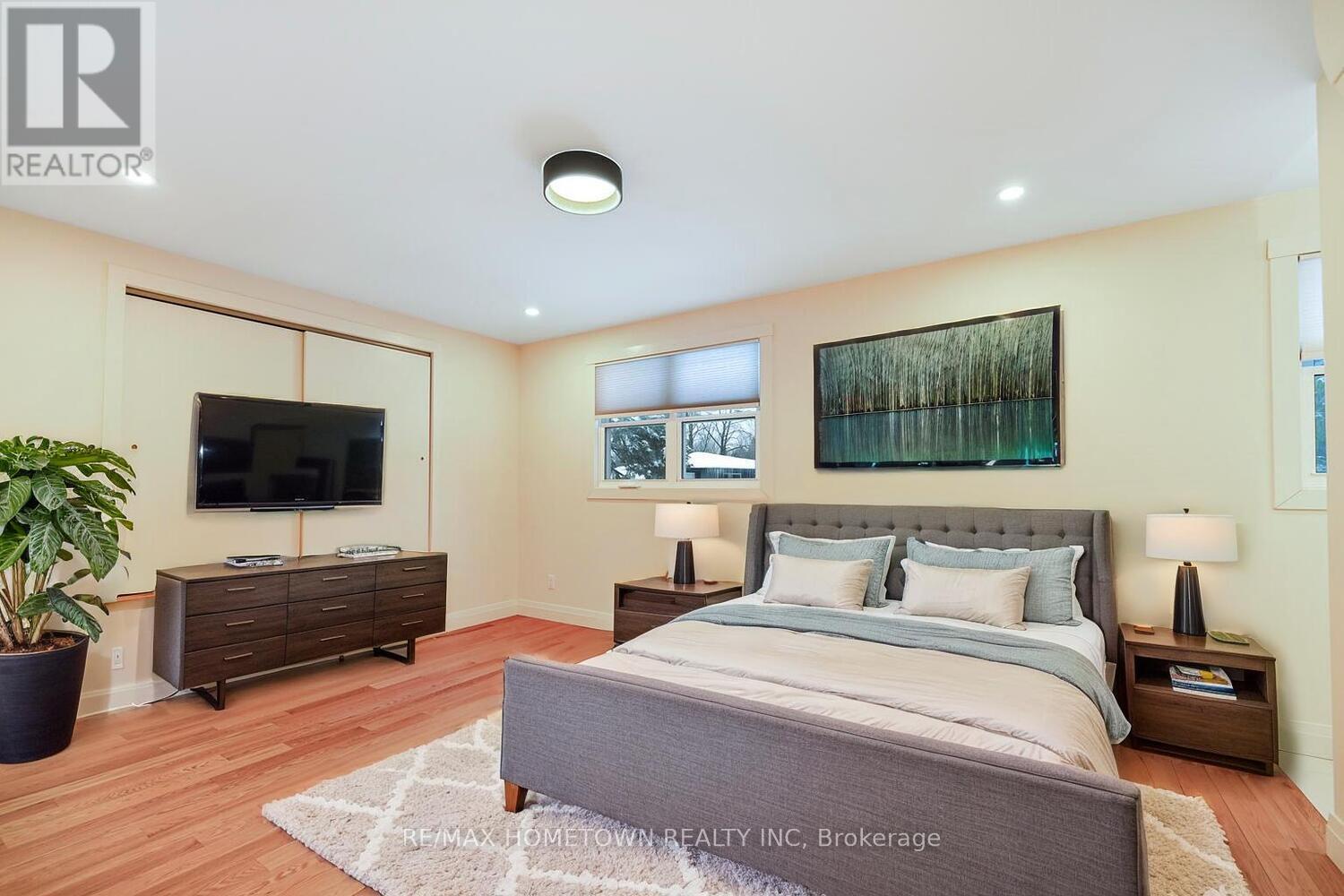 6 MAPLEWOOD CIRCLE - 20