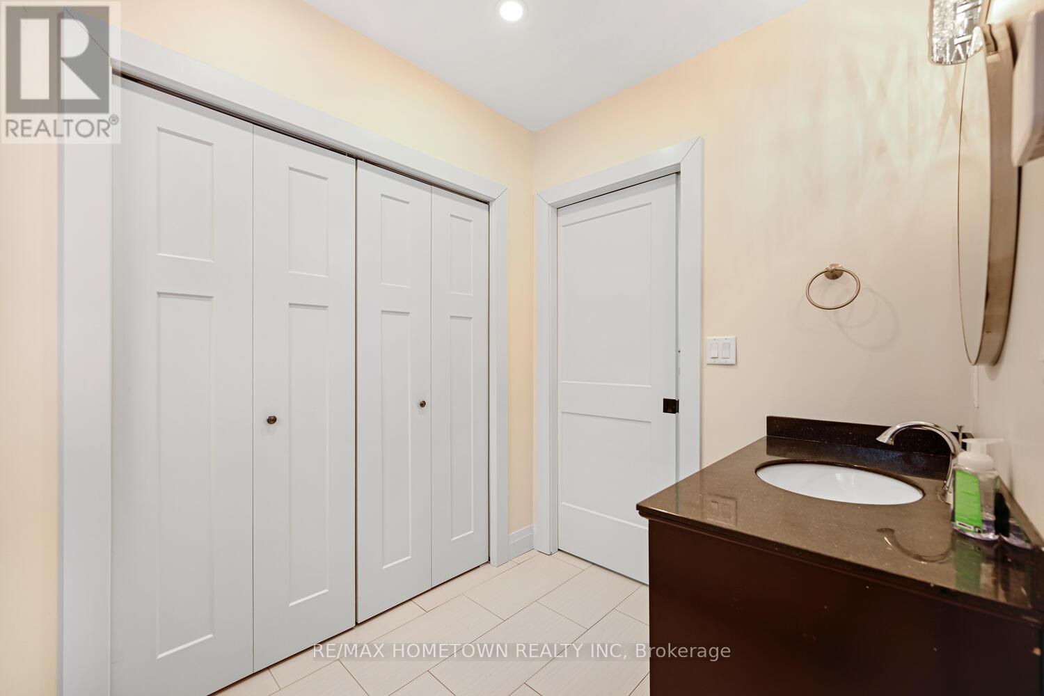 6 MAPLEWOOD CIRCLE - 22