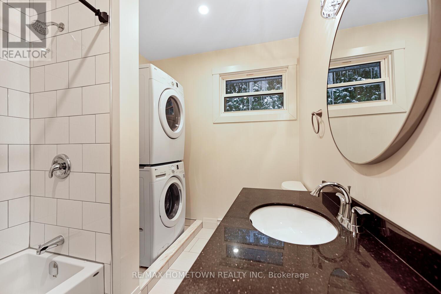6 MAPLEWOOD CIRCLE - 31