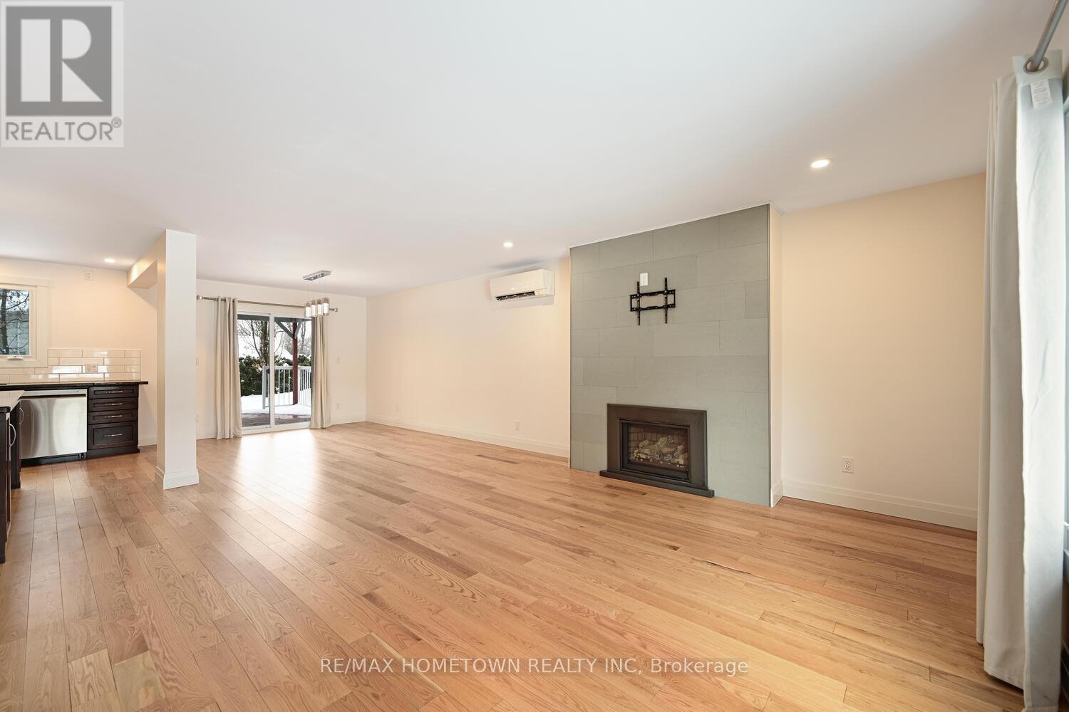 6 MAPLEWOOD CIRCLE - 8
