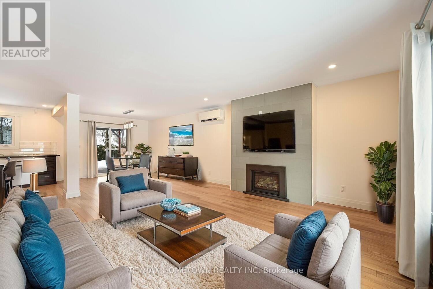 6 MAPLEWOOD CIRCLE - 9
