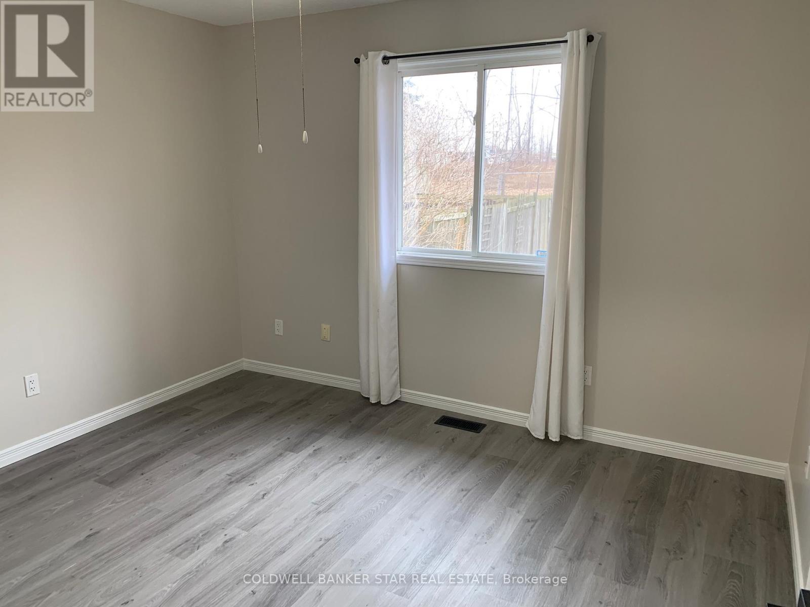 27 STEELE STREET - 13