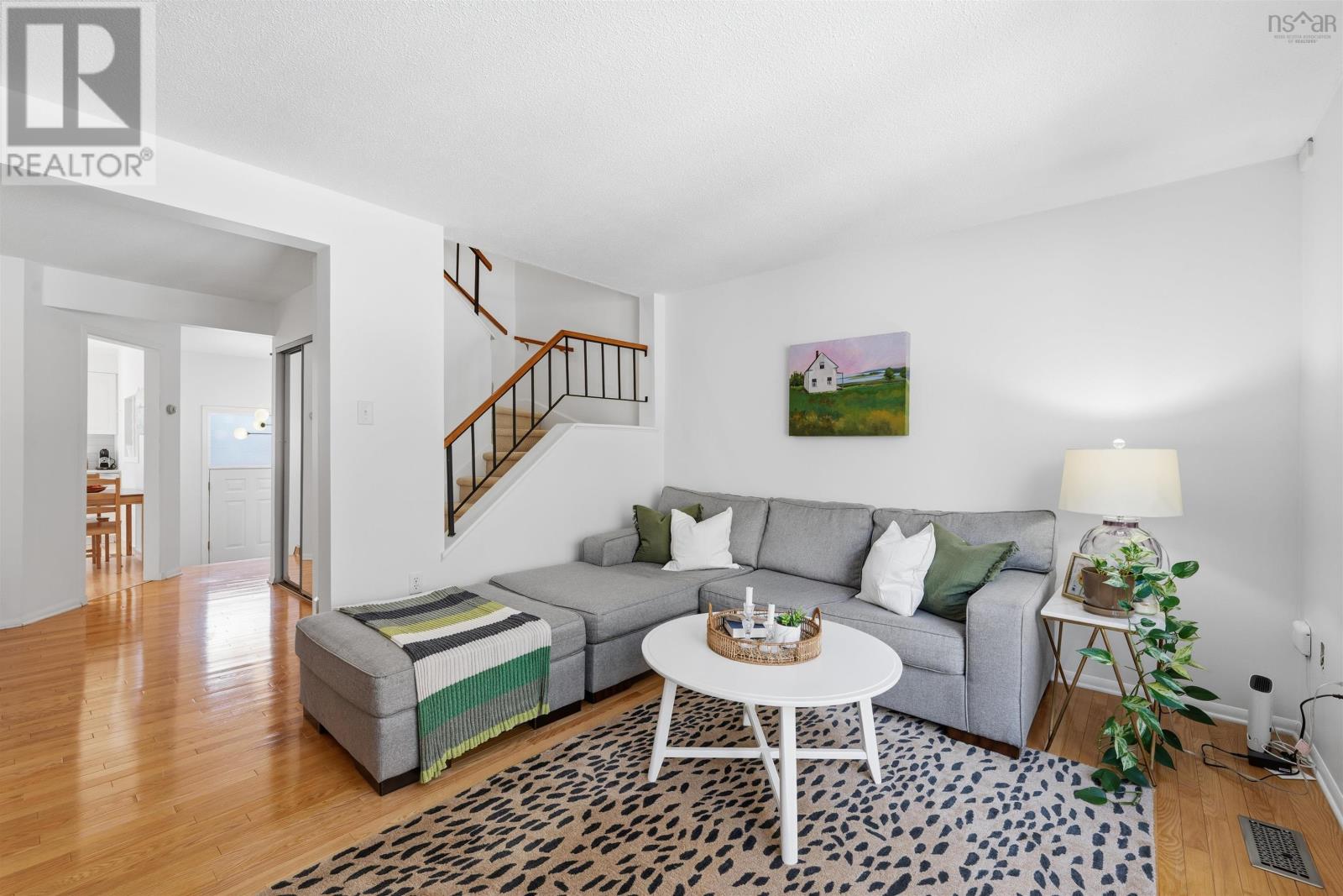 12 Hanover Court - 14
