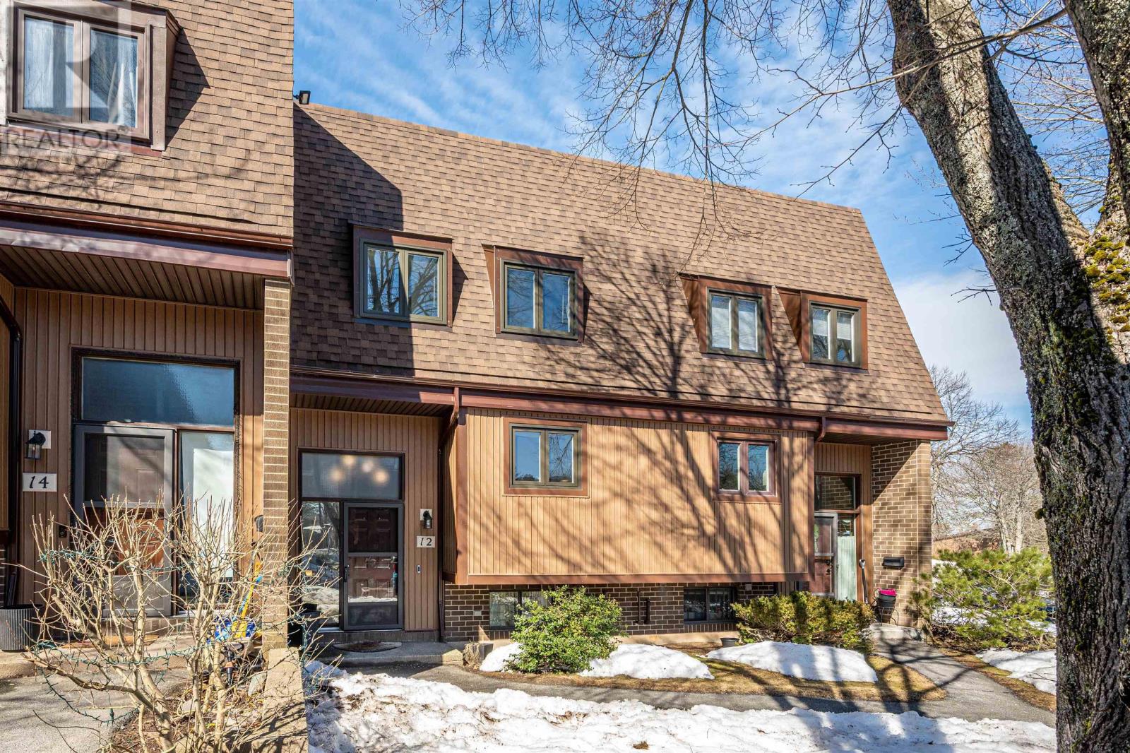 12 Hanover Court - 2