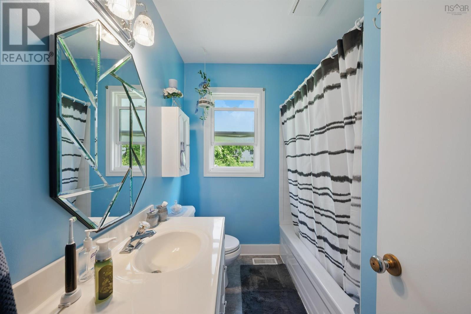 Property 27 of 48 of 22 Moira Street