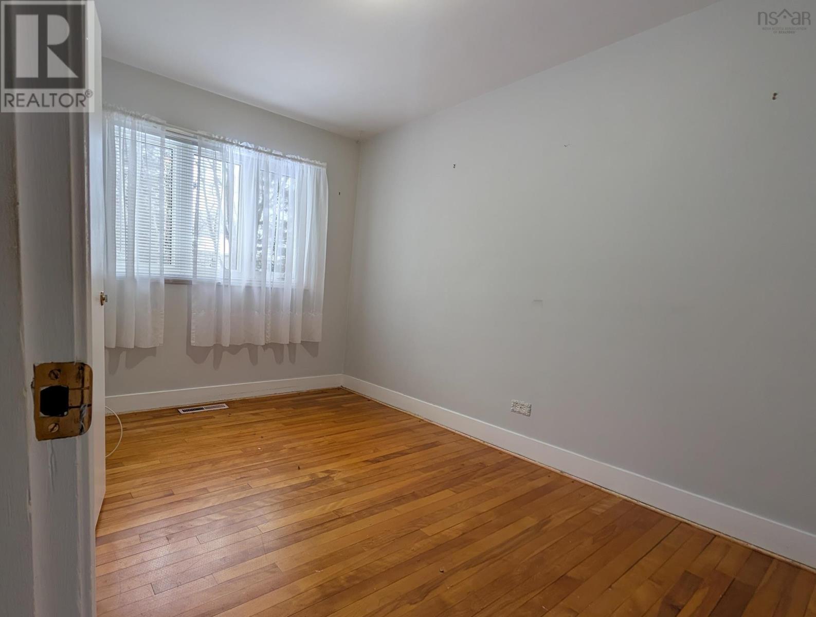 Property 32 of 48 of 22 Moira Street