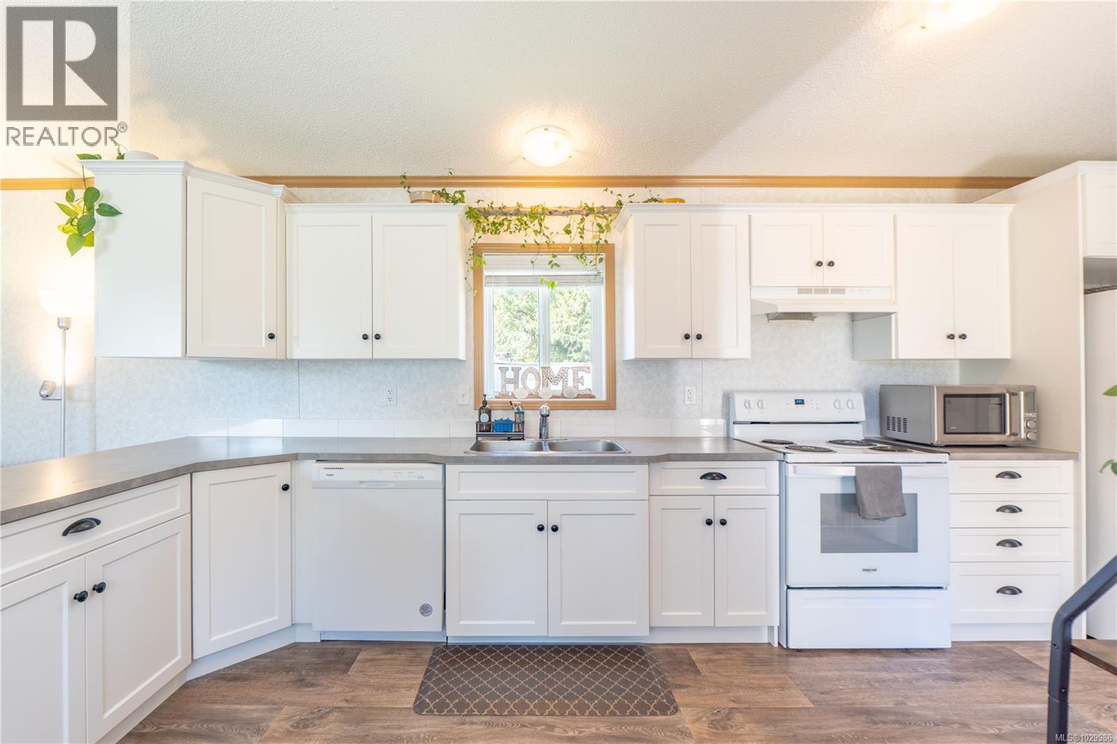 447 Orca Cres - 5