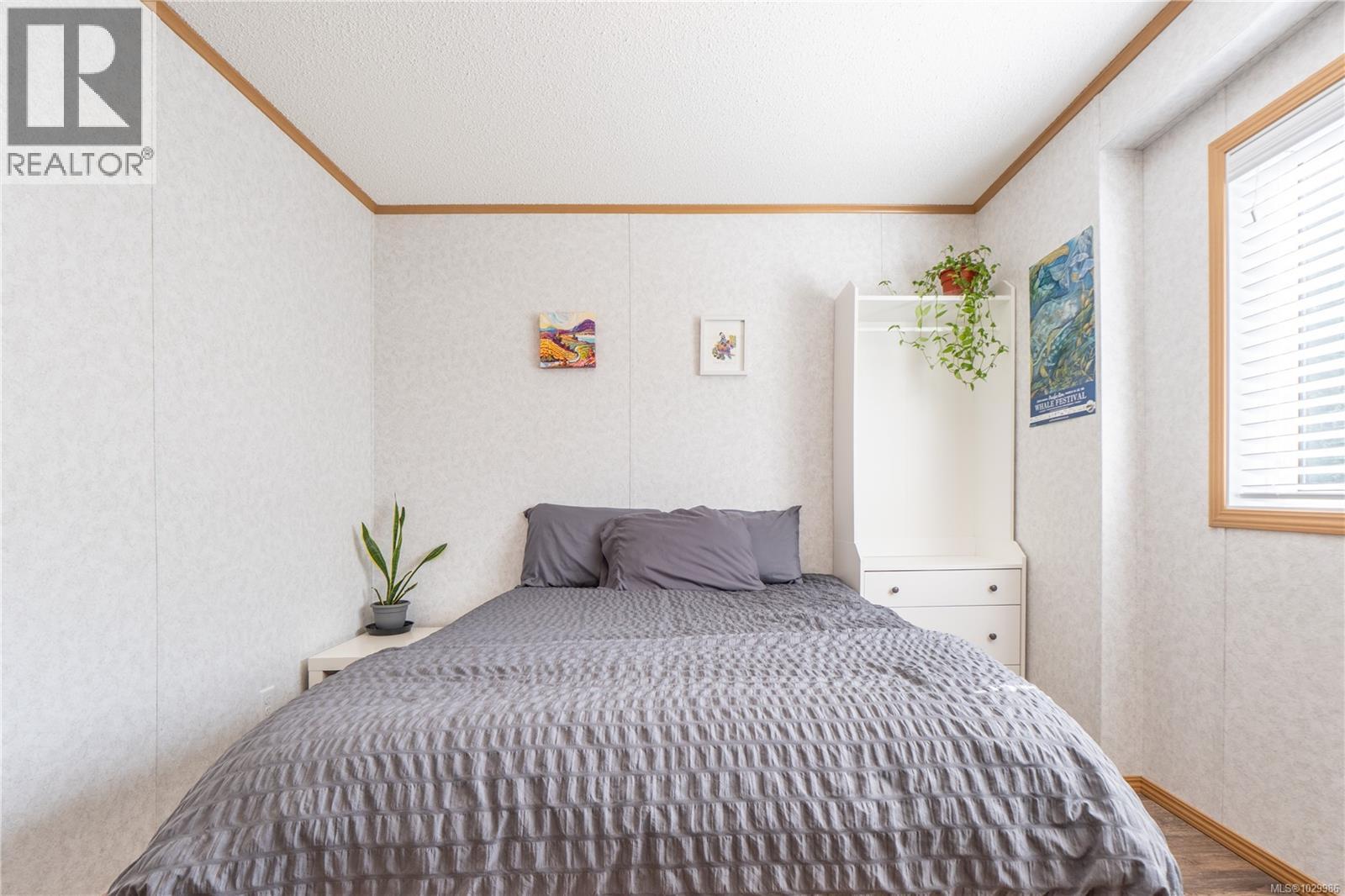 447 Orca Cres - 16