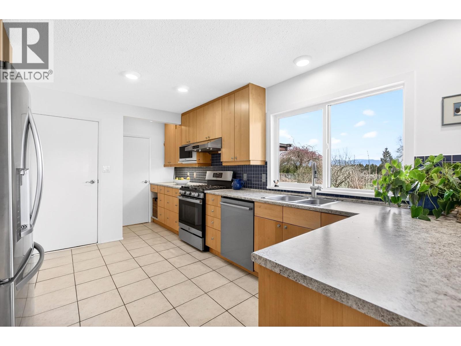 17515 FORD ROAD DETOUR, Pitt Meadows