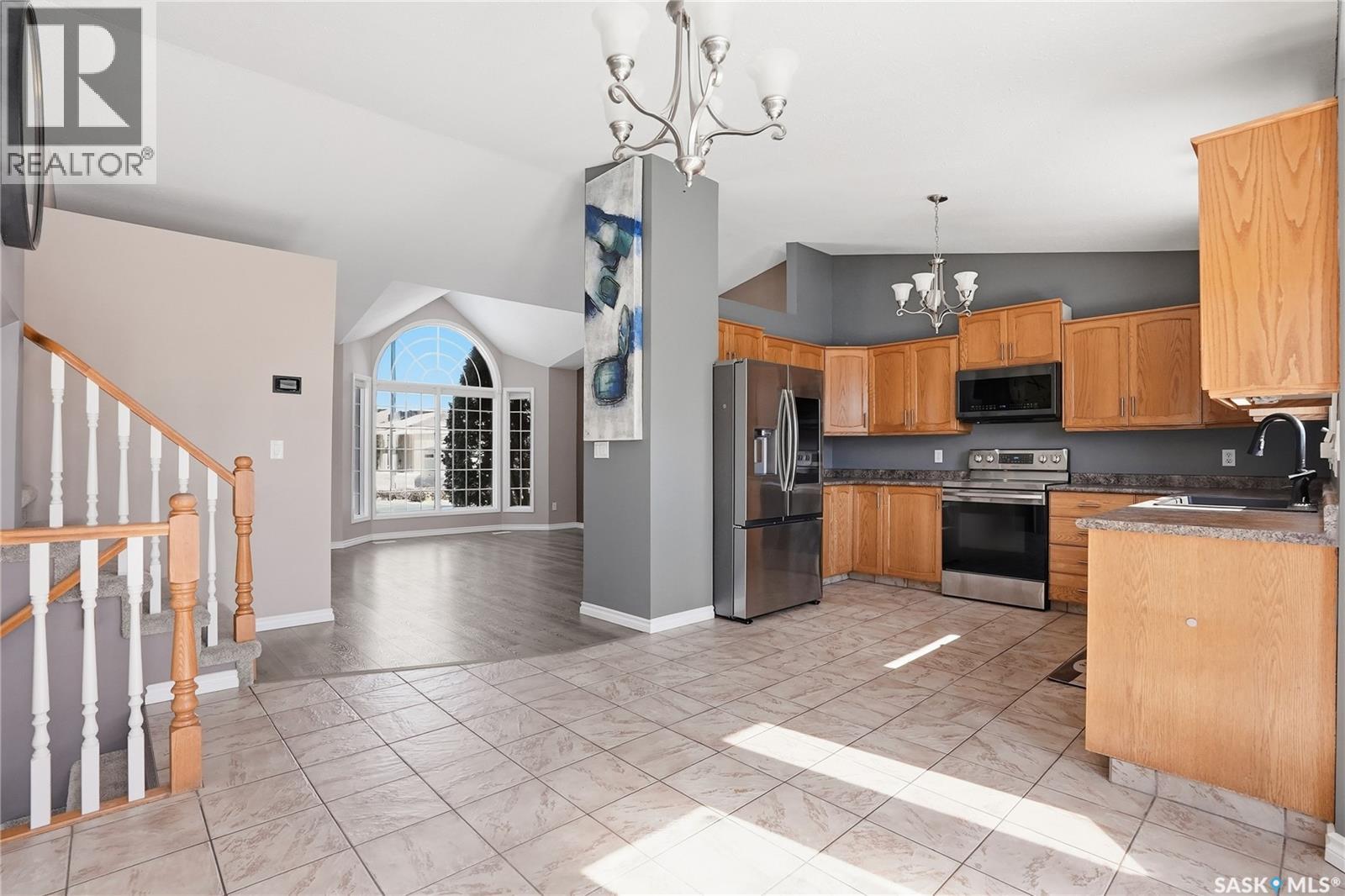 513 4TH STREET W - 17