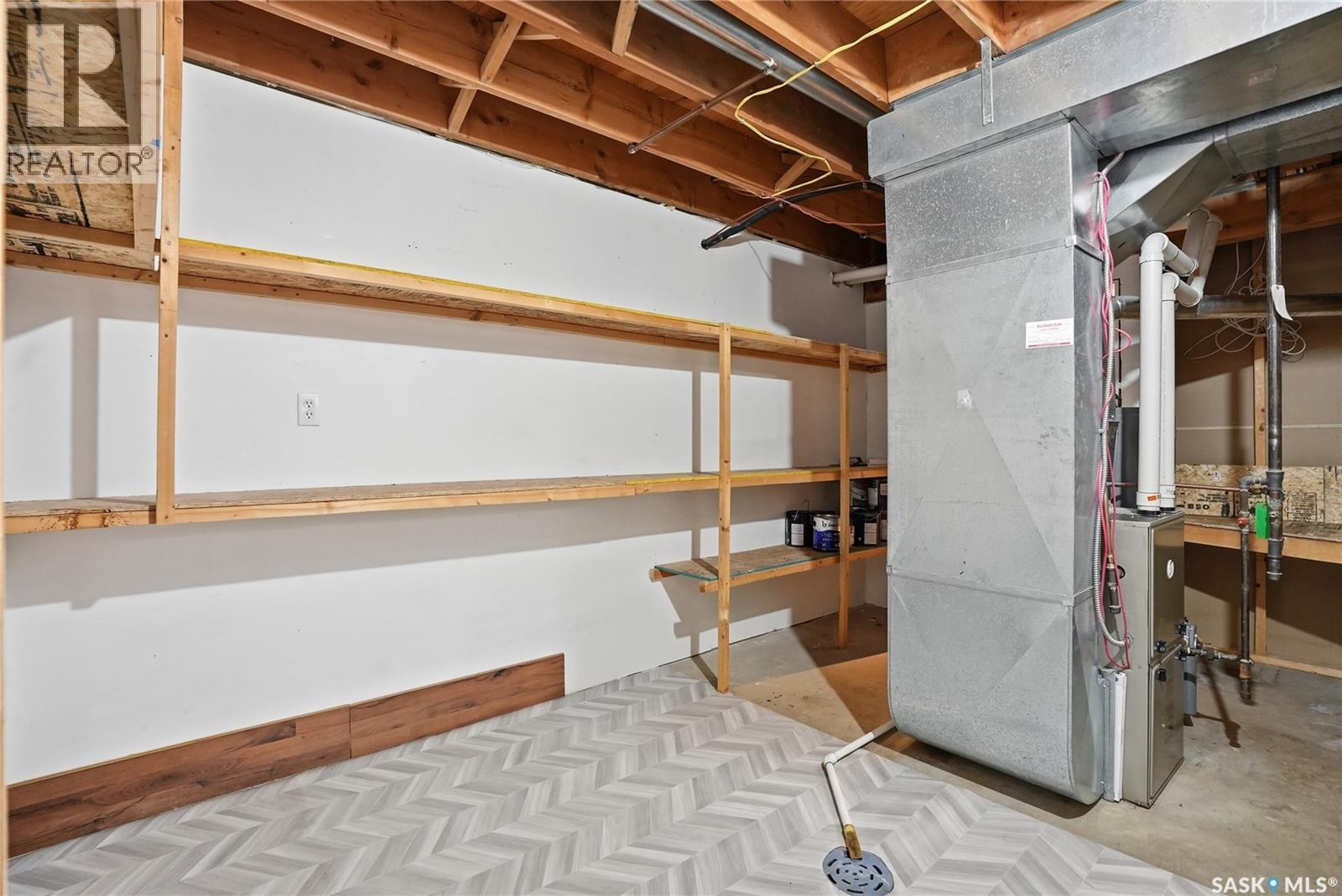 513 4TH STREET W - 38