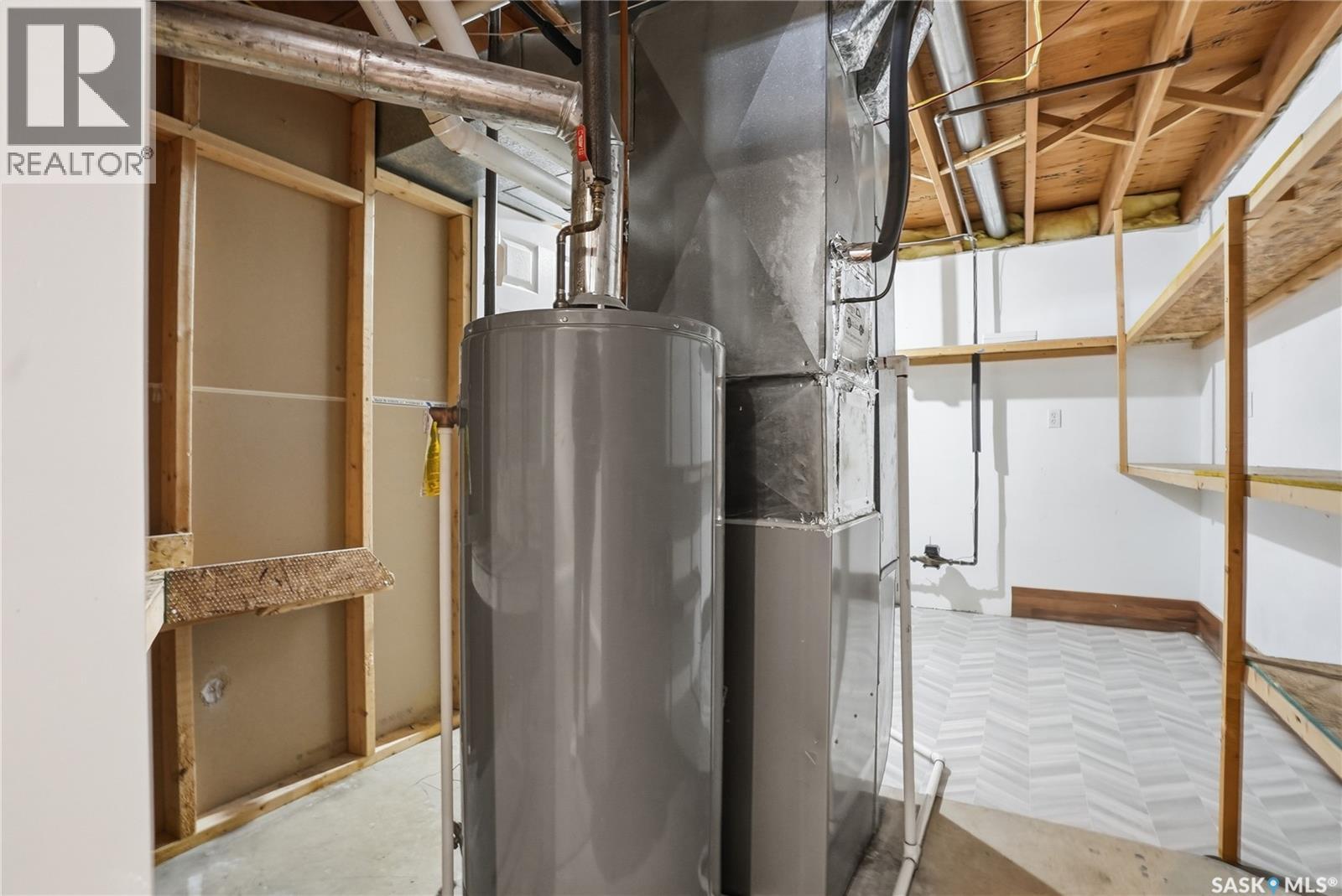 513 4TH STREET W - 41