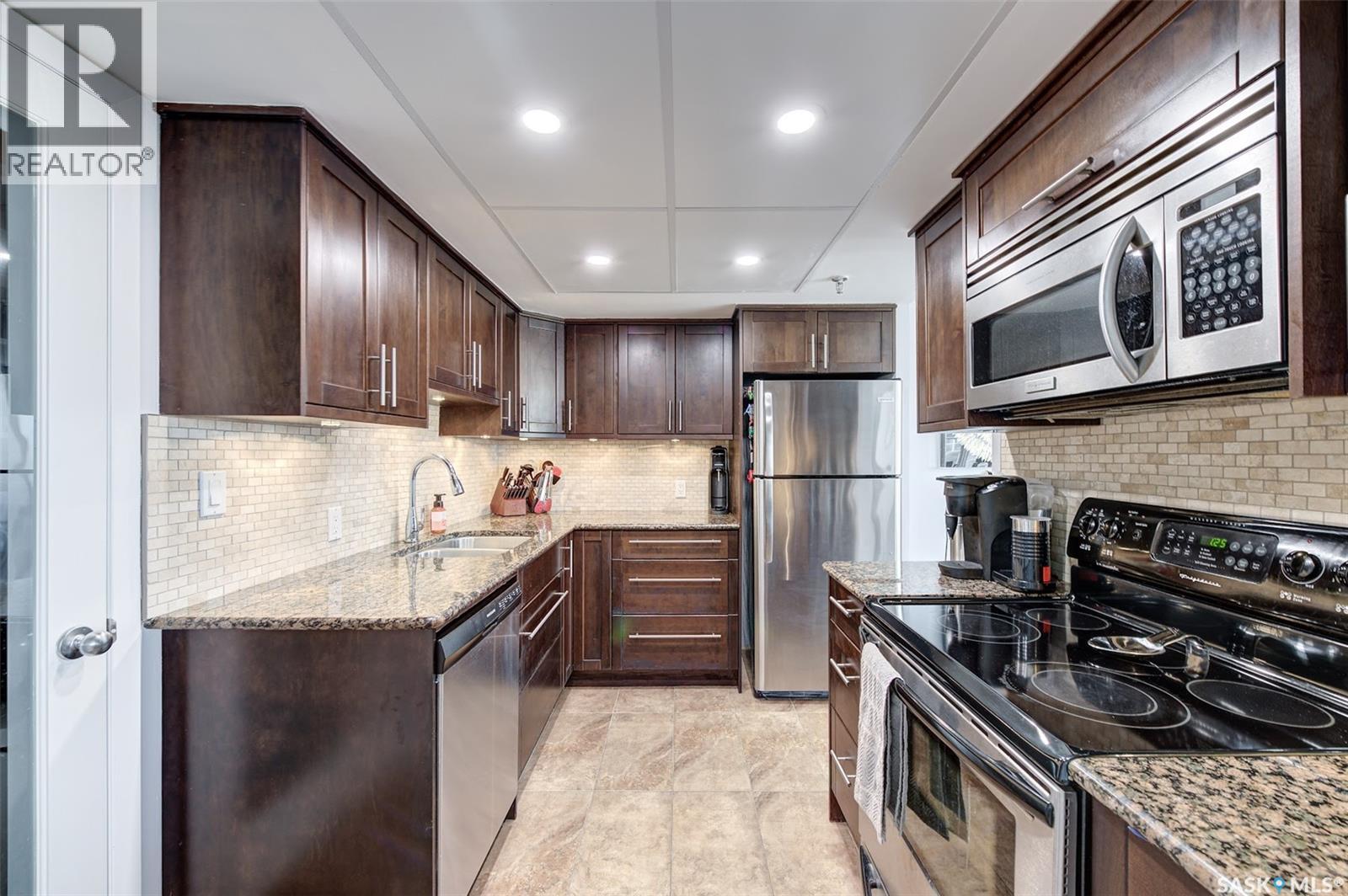 #1403 315 5th AVENUE - 12