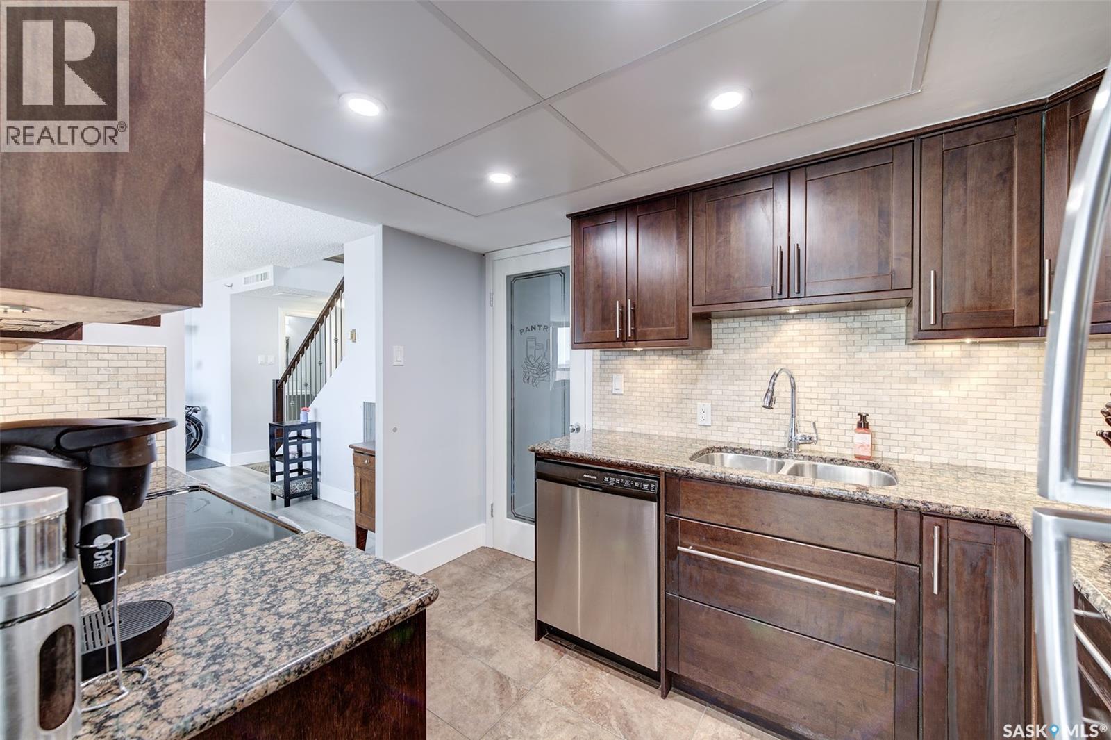 #1403 315 5th AVENUE - 15