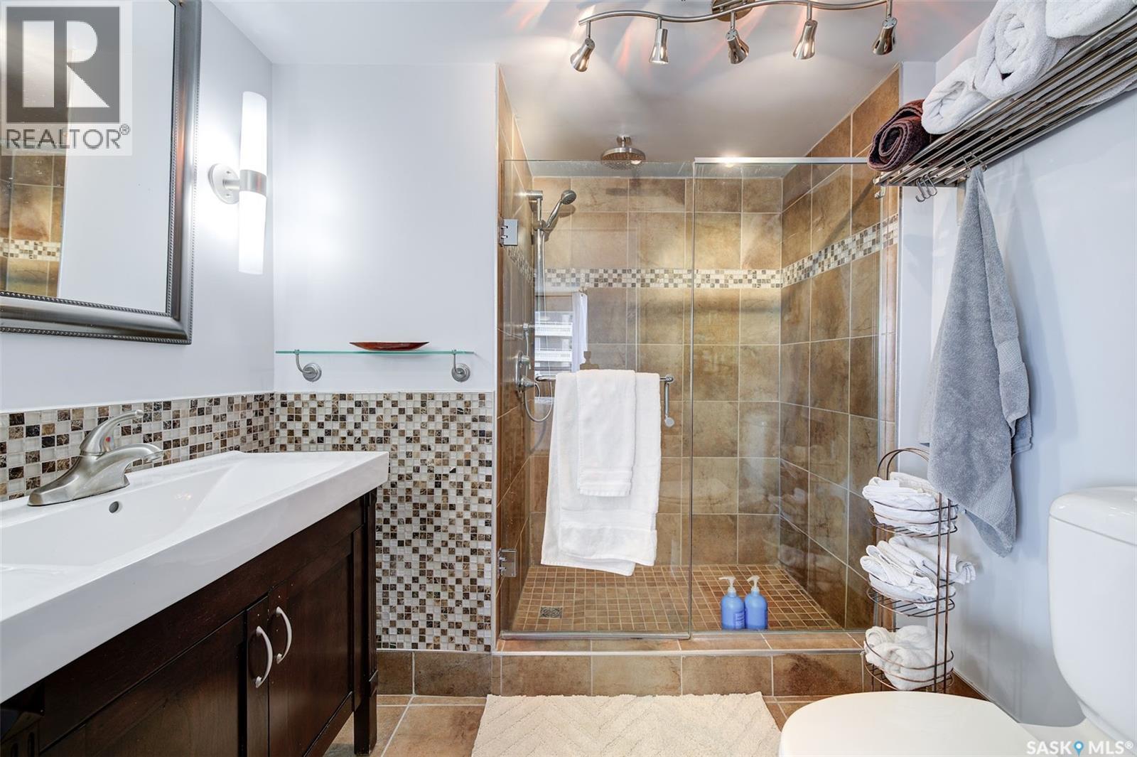 #1403 315 5th AVENUE - 30