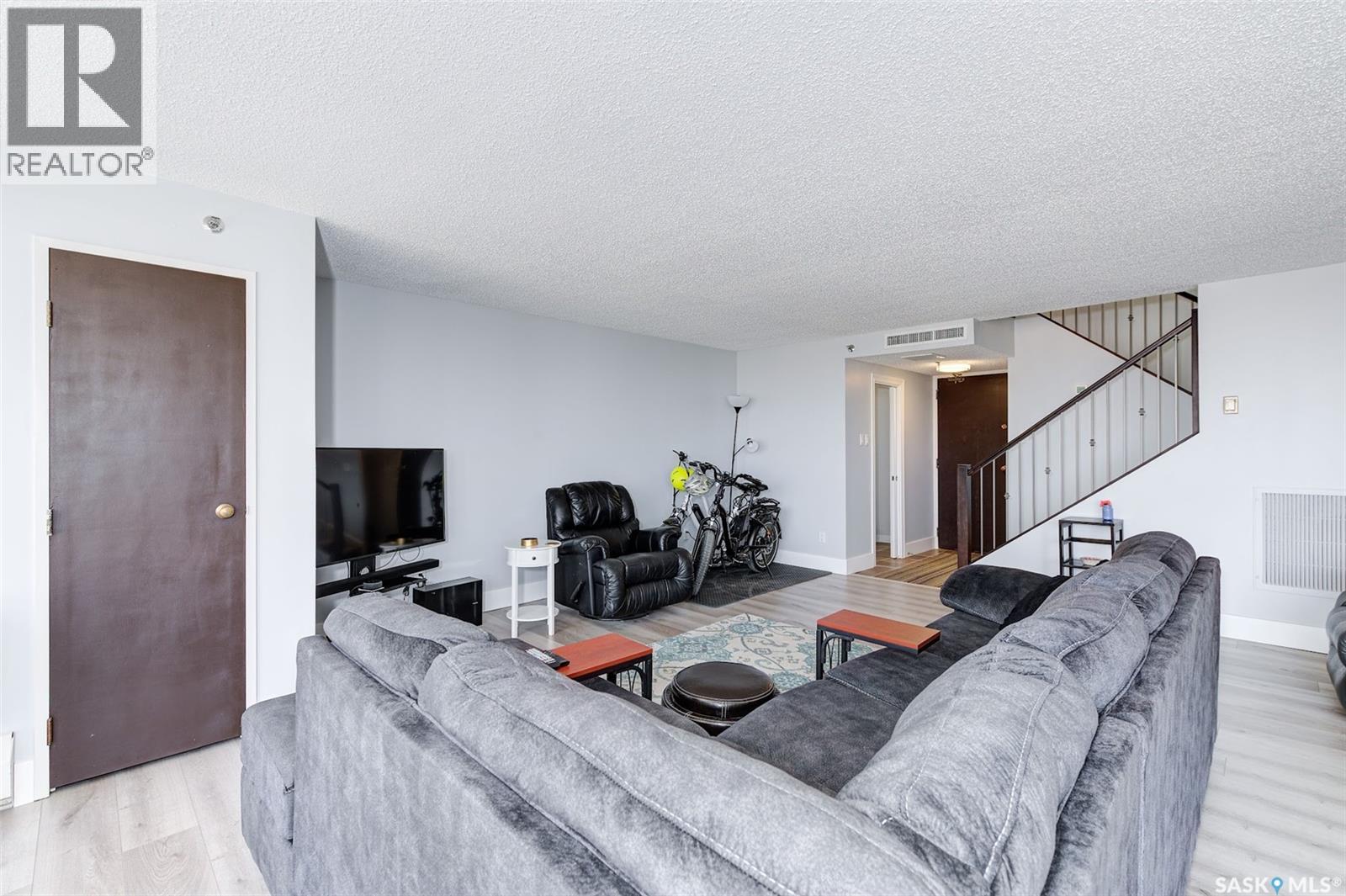#1403 315 5th AVENUE - 7
