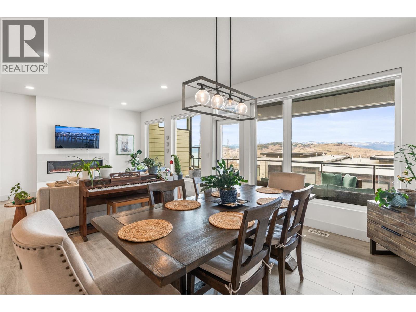 #29 1000 MT ROBSON PLACE - 15