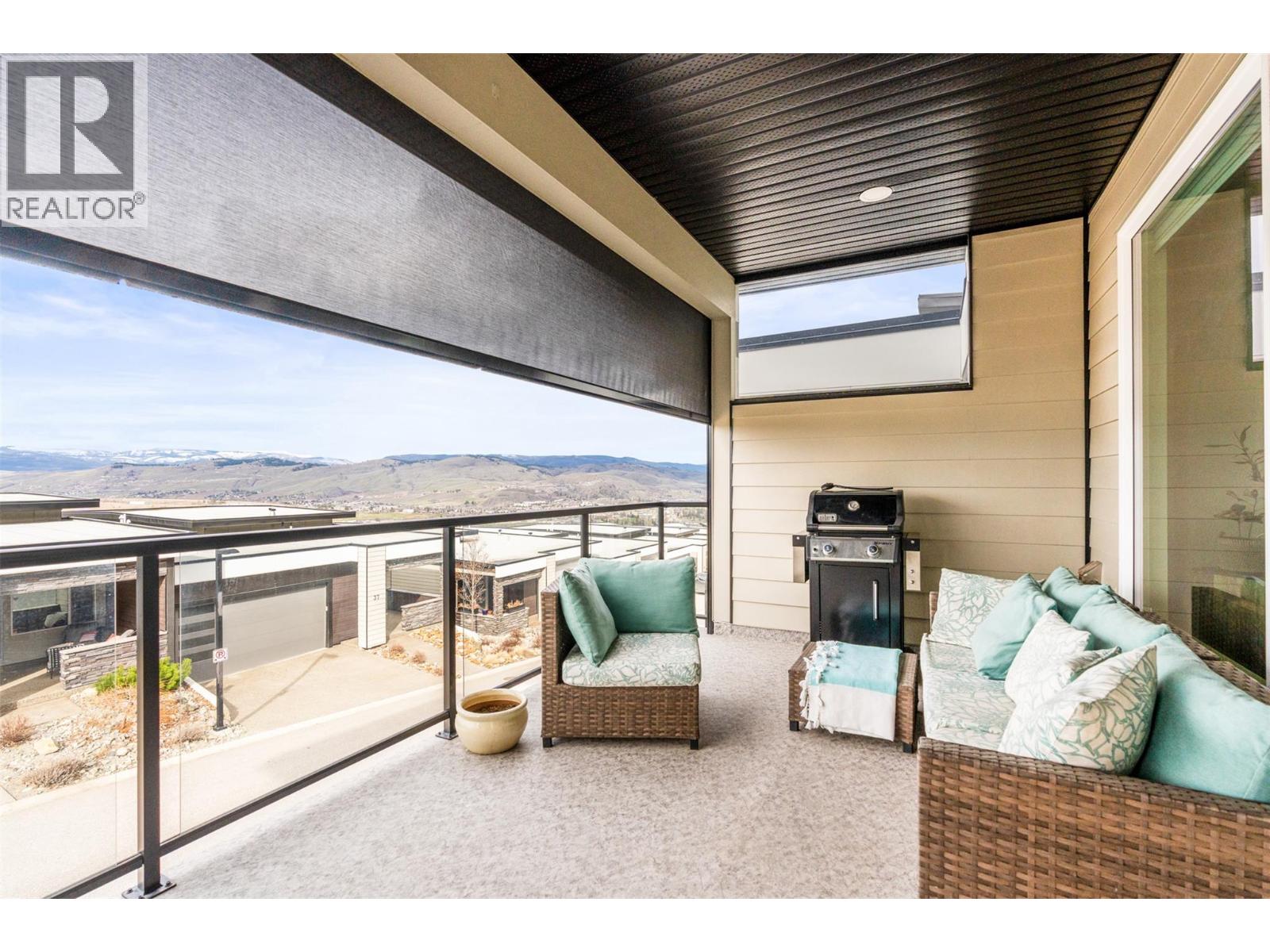 #29 1000 MT ROBSON PLACE - 20