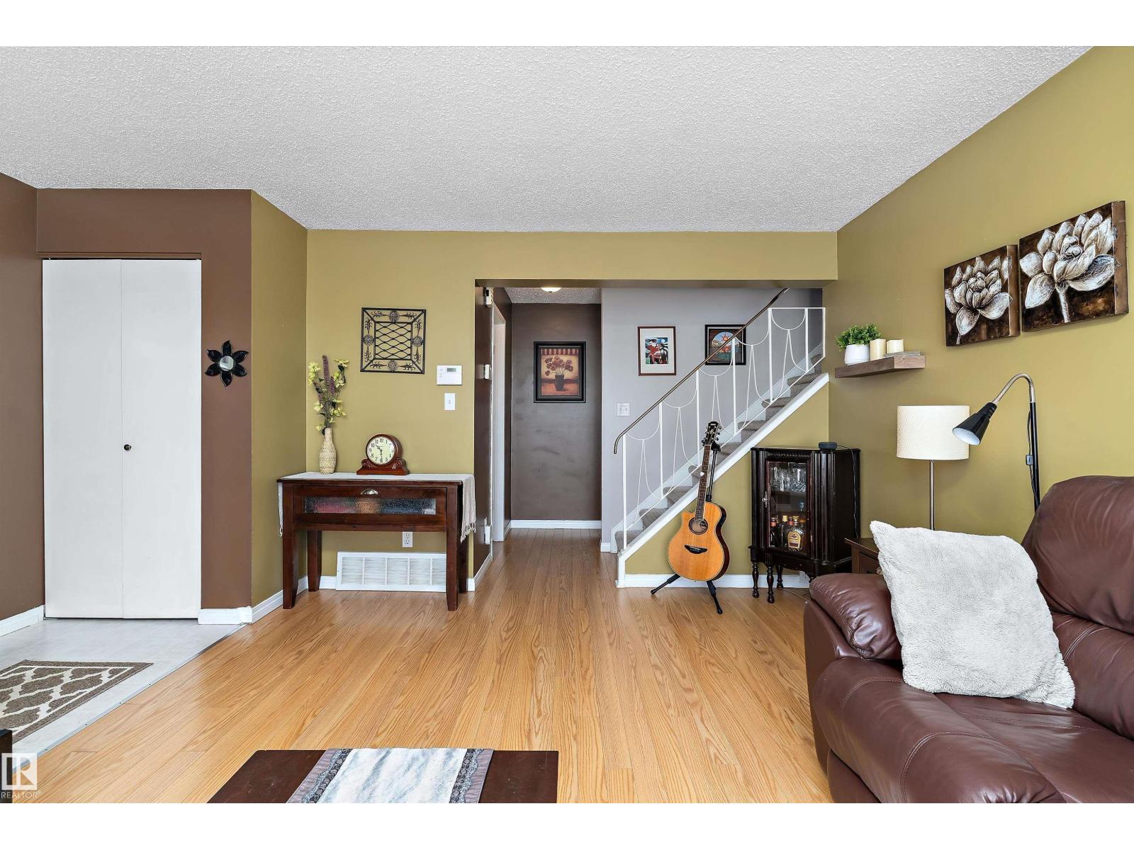 17132 103 ST NW, Edmonton