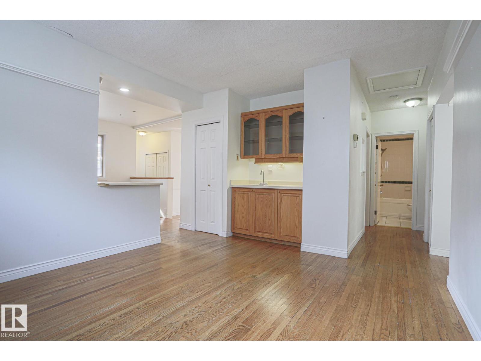 14019 106 AV NW, Edmonton