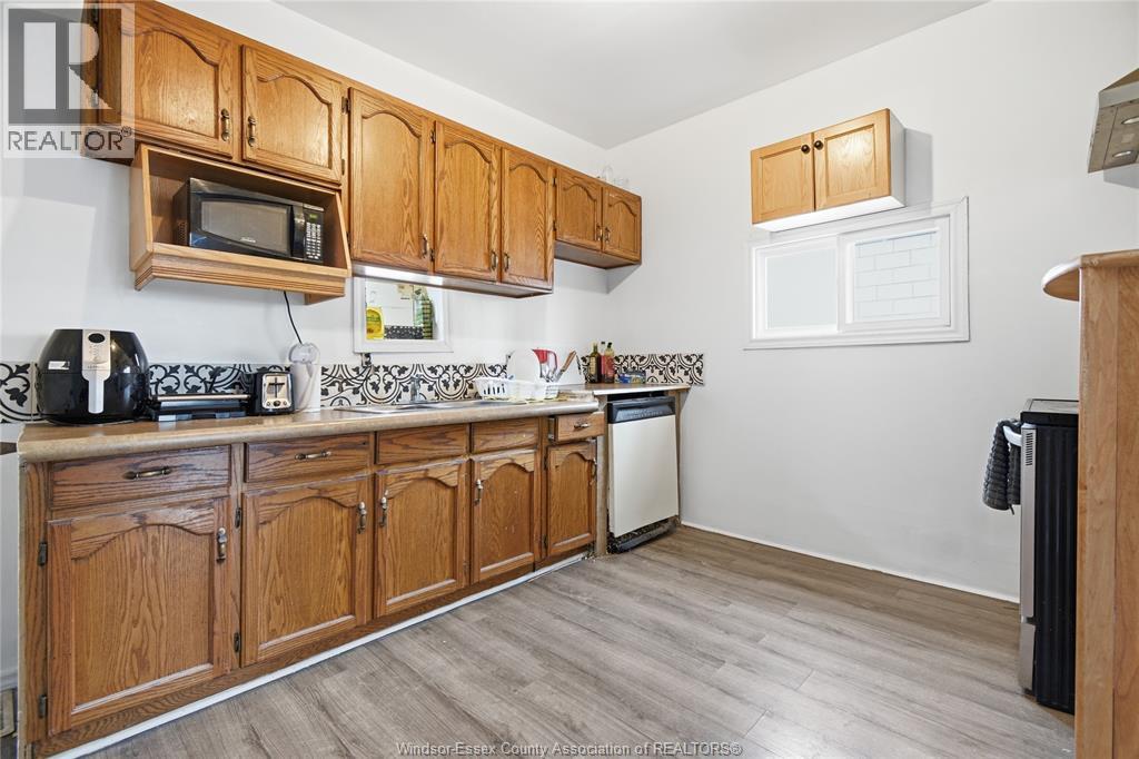 1023 HALL AVENUE - 15