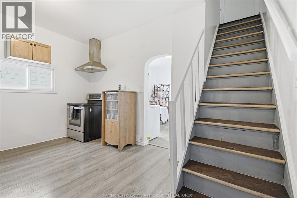 1023 HALL AVENUE - 16