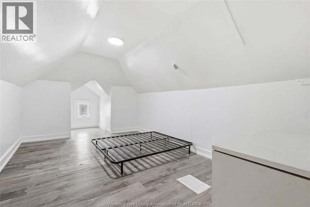 1023 HALL AVENUE - 19