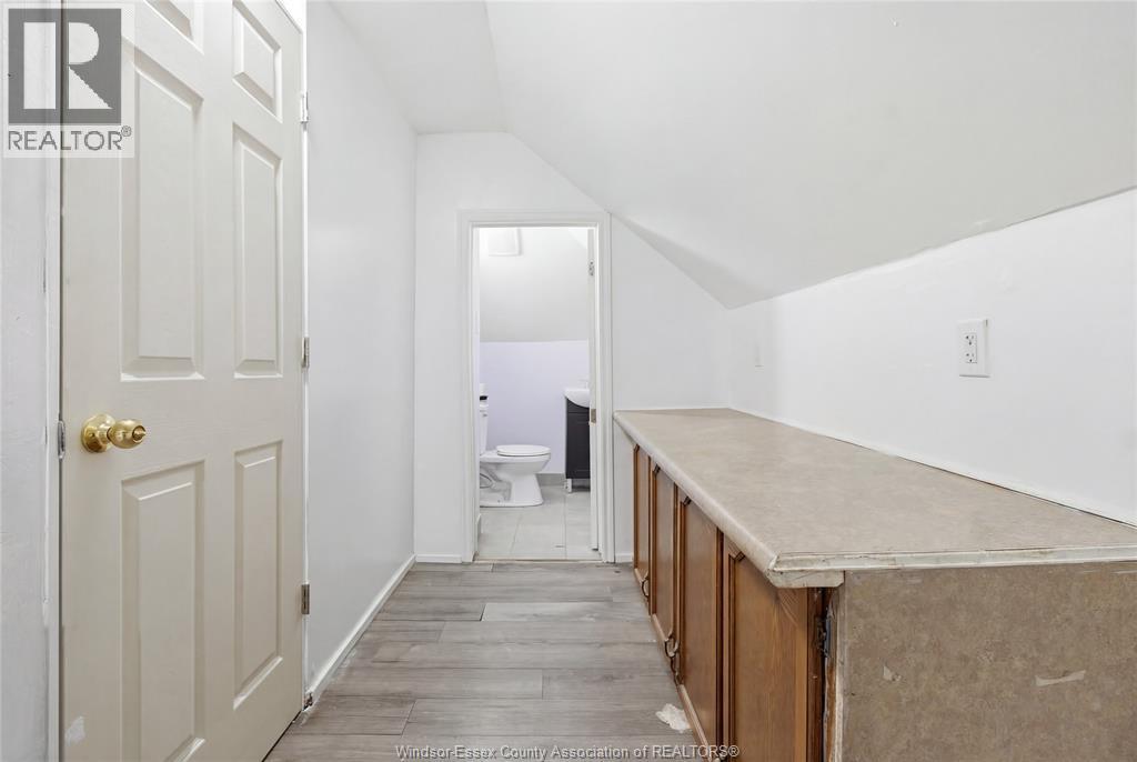 1023 HALL AVENUE - 20