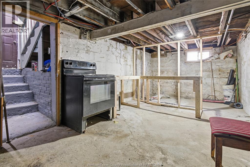 1023 HALL AVENUE - 24