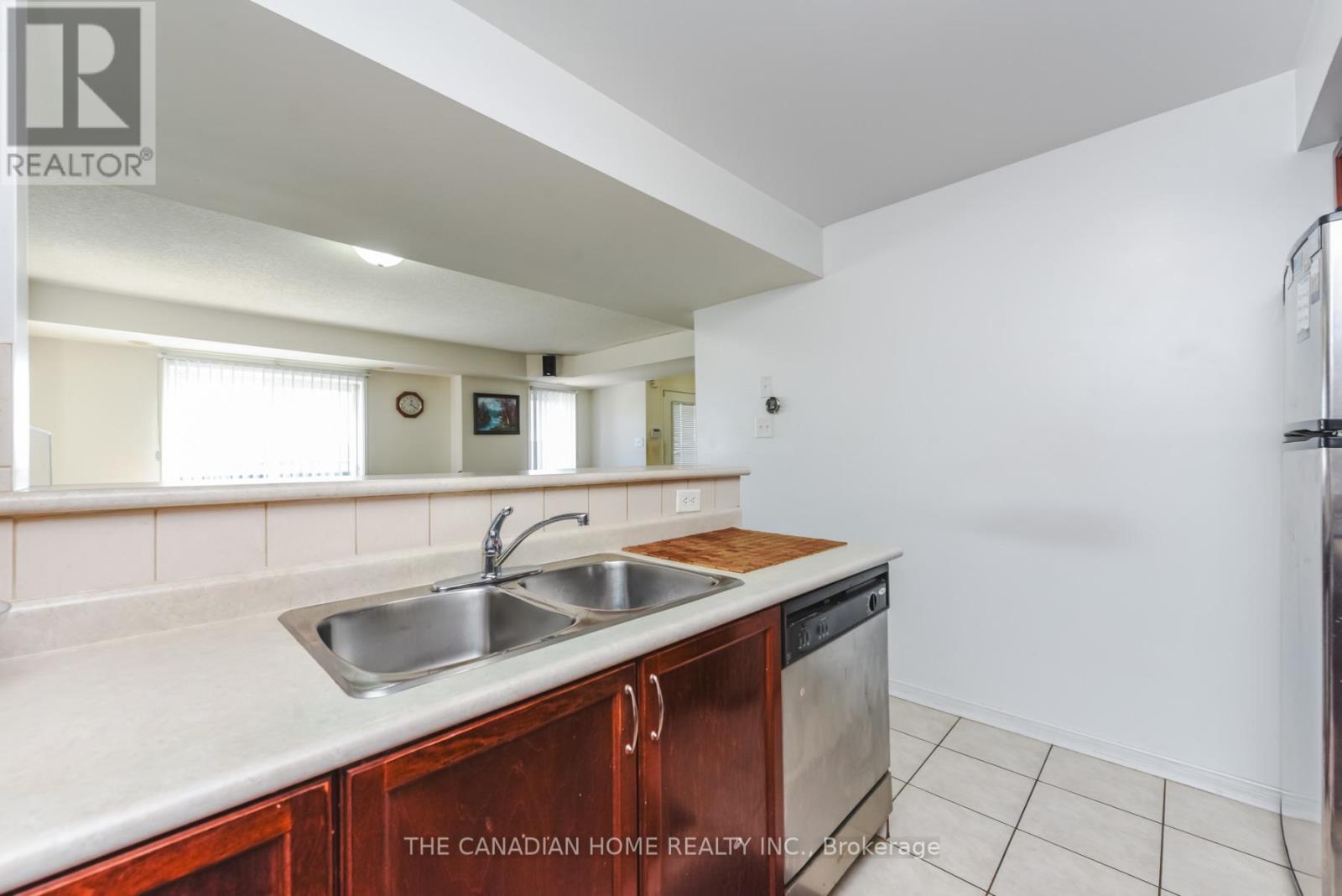 #83 60 FAIRWOOD CIRCLE - 19