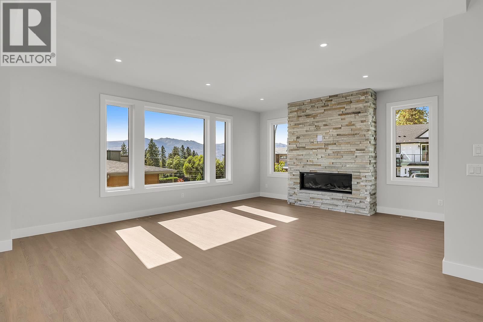 1054 Oak Barrel Place, West Kelowna