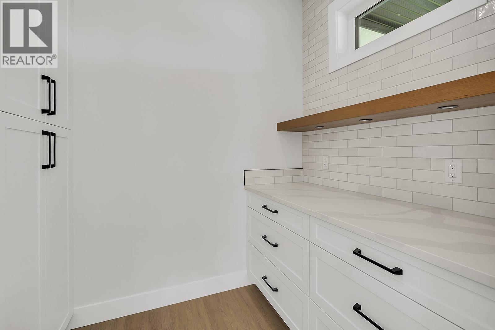 1054 Oak Barrel Place, West Kelowna