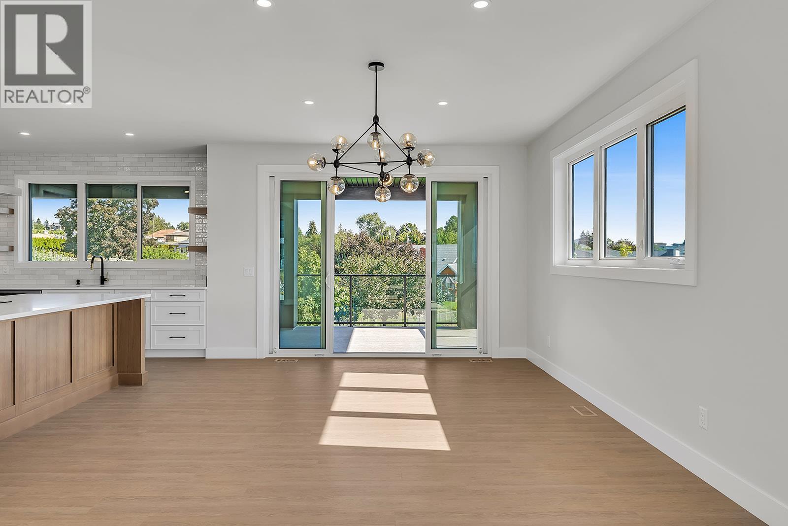 1054 Oak Barrel Place, West Kelowna