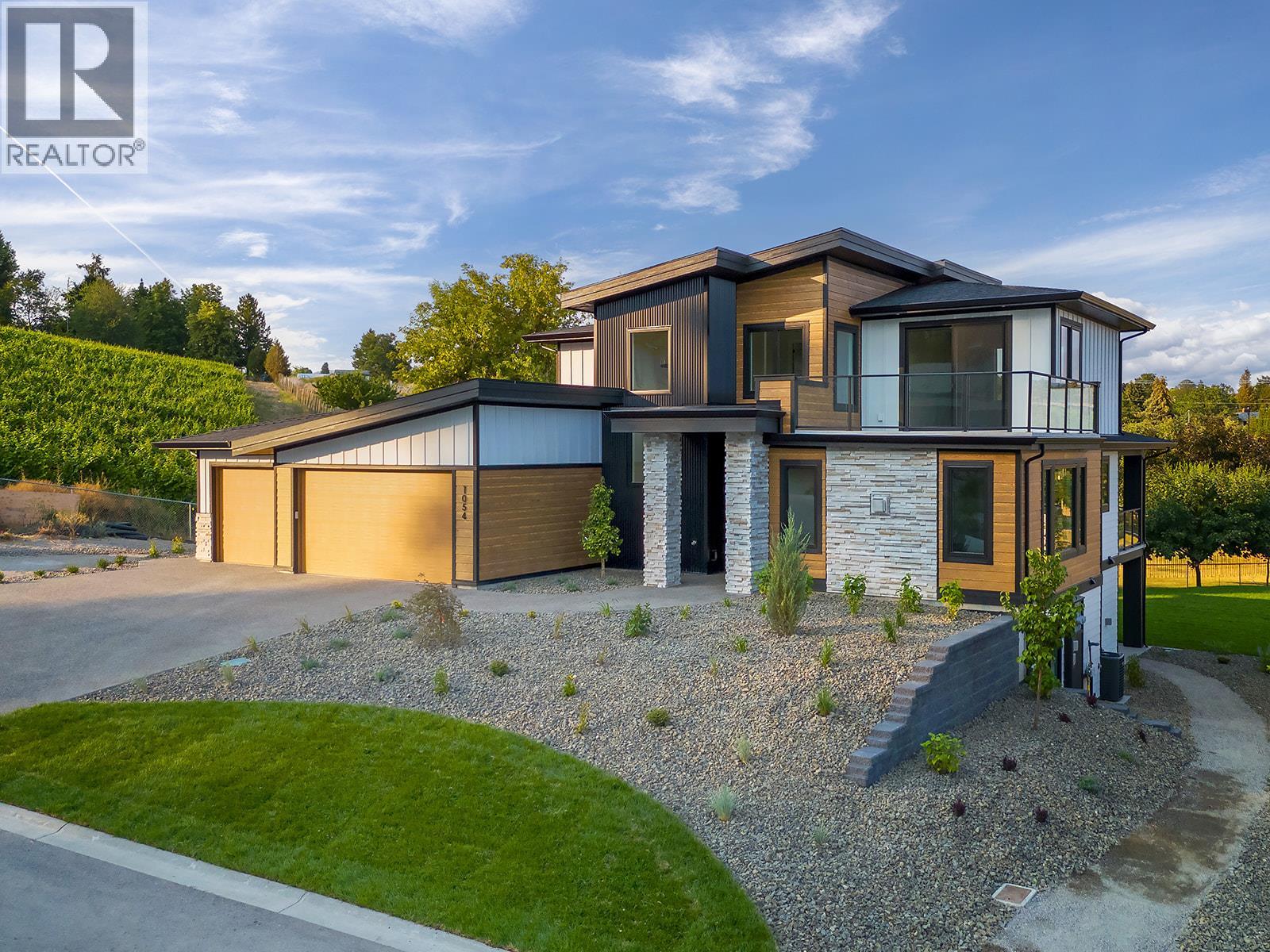 1054 Oak Barrel Place, West Kelowna